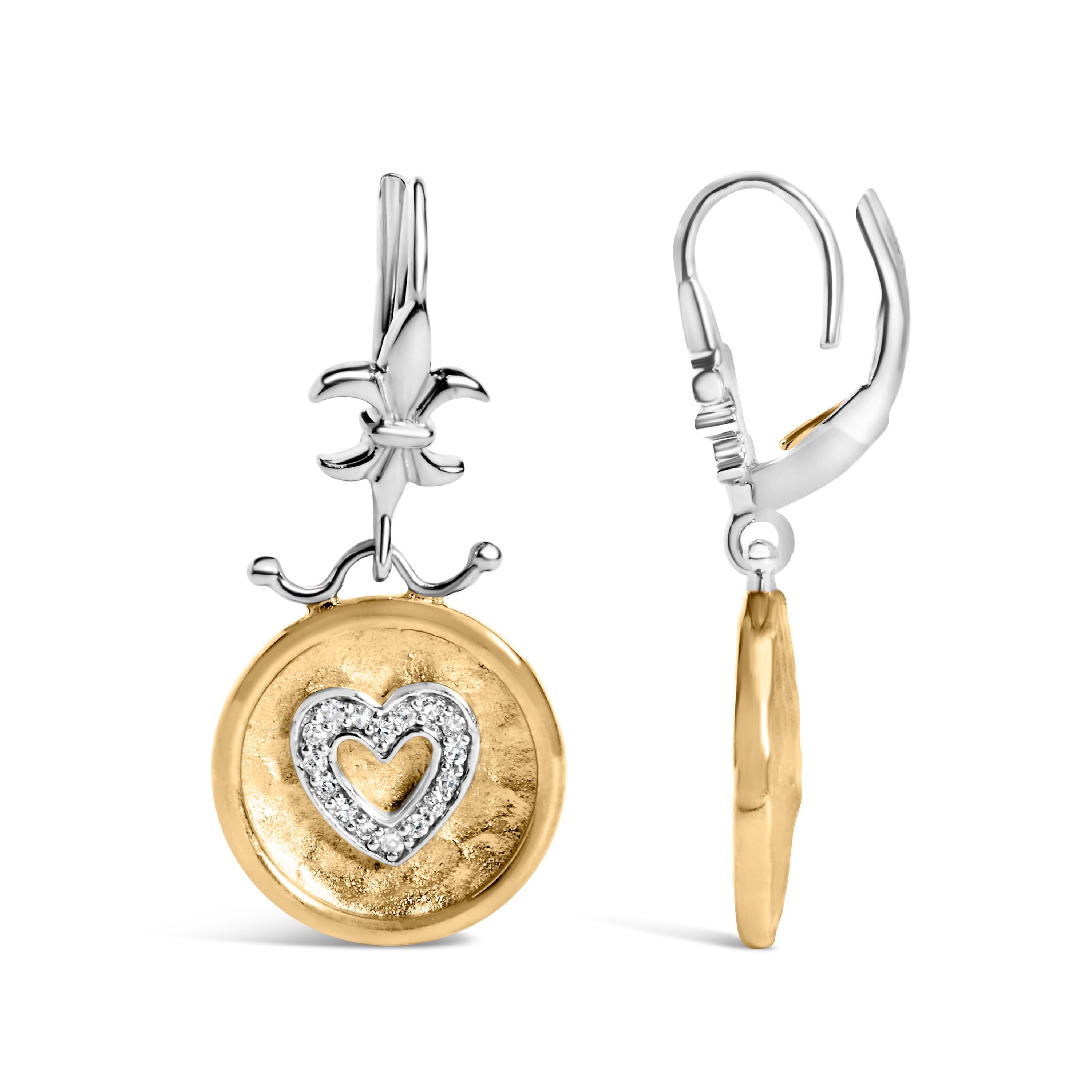 Moderno Orecchini a goccia e pendenti in oro giallo 18K e argento con diamante da 1/8 di carato in vendita