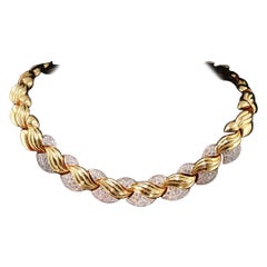 Collana a girocollo in oro giallo 18 carati con pavé di diamanti