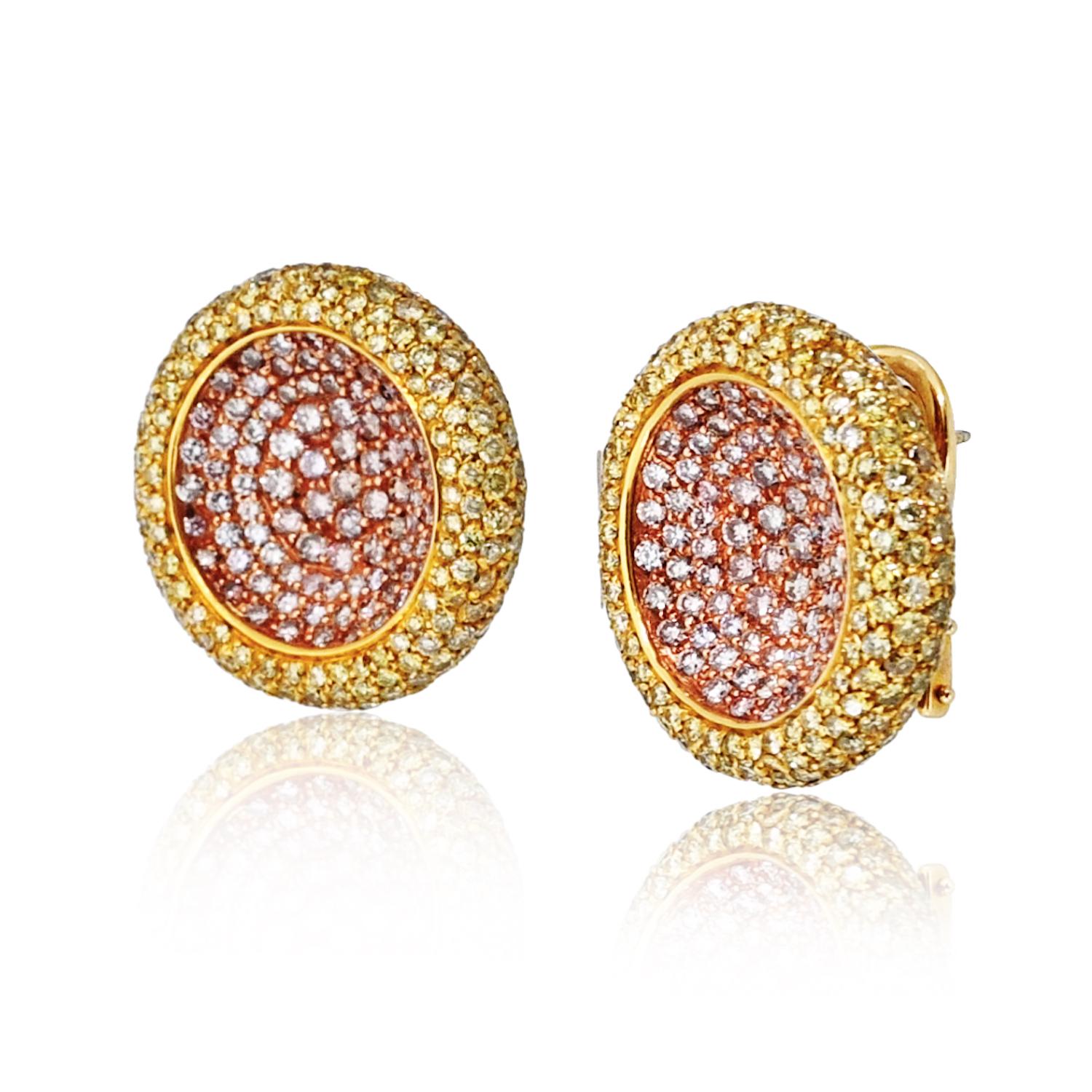 Moderne Boucles d'oreilles circulaires en or jaune 18 carats avec diamants taillés en rond et pavés en vente