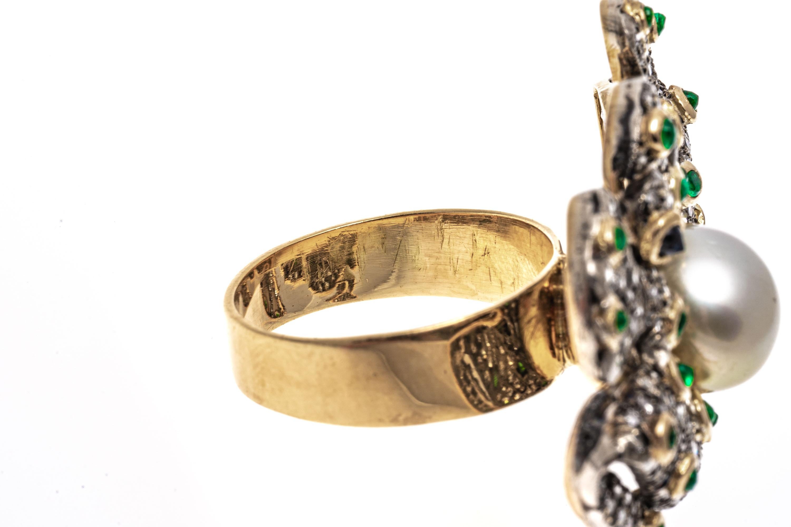 Frosch-Ring aus 18 Karat Gelbgold mit Diamanten, Smaragden und Zuchtperlen in Pavéfassung (Rundschliff) im Angebot