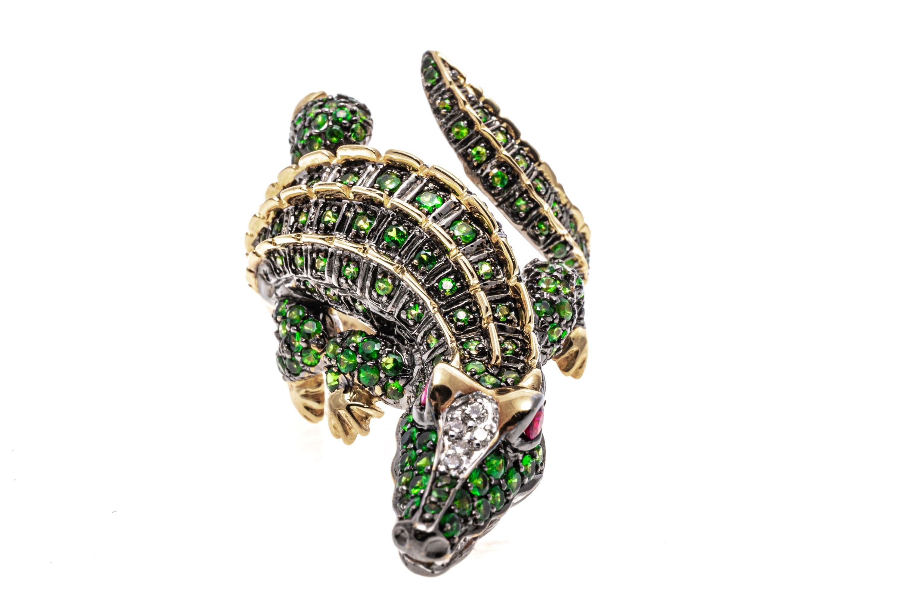 18k Yellow Gold Pave Tsavorite and Diamond Crocodile Bypass Ring In Good Condition For Sale In Southport, CT