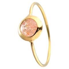 18k Yellow Gold Peach Moonstone Cabochon Boho Stackable Green Ring Intini Jewels
