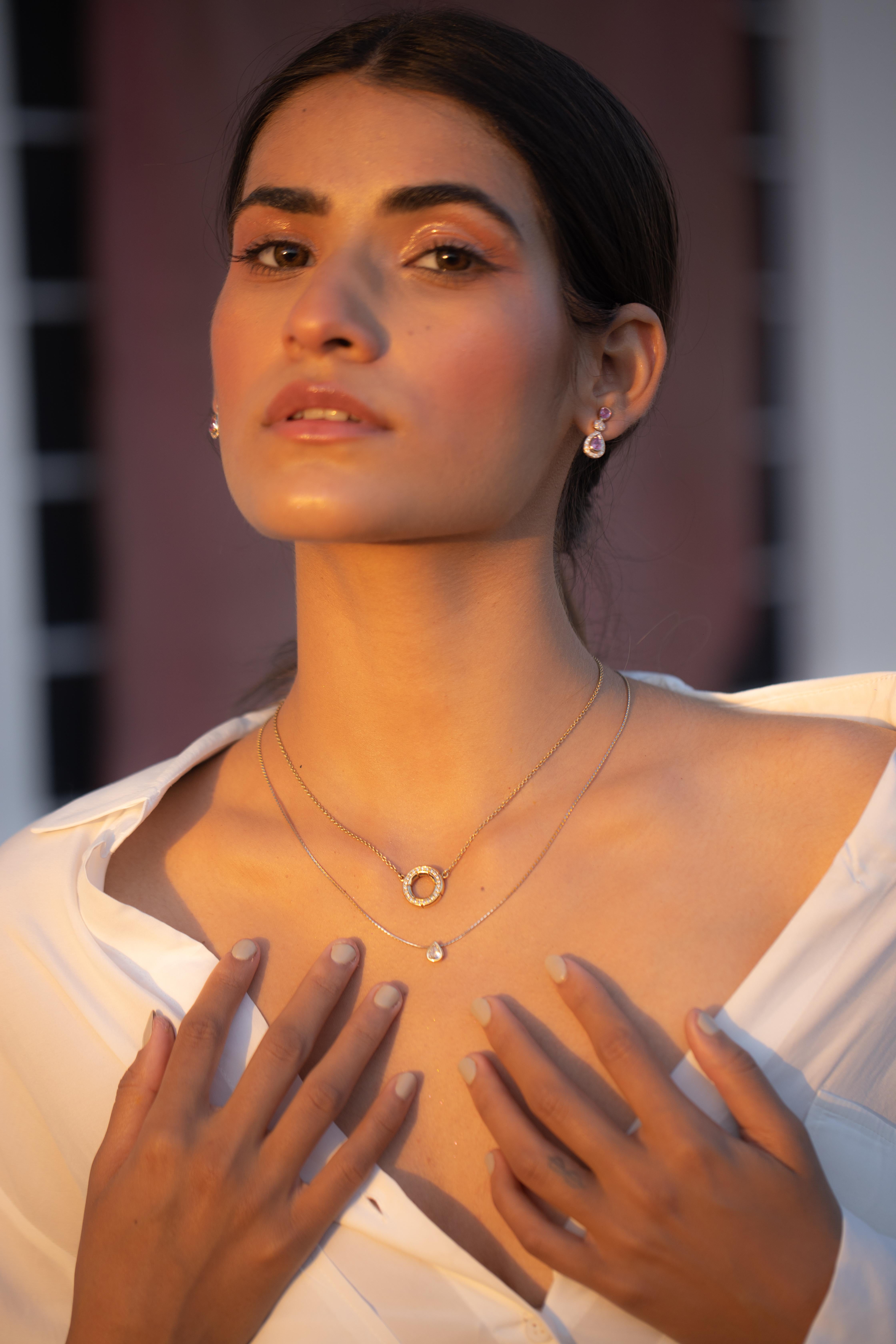 18 Karat Gelbgold Everyday Birnen-Diamant Solitär-Halskette für Mädchenfriend Damen im Angebot