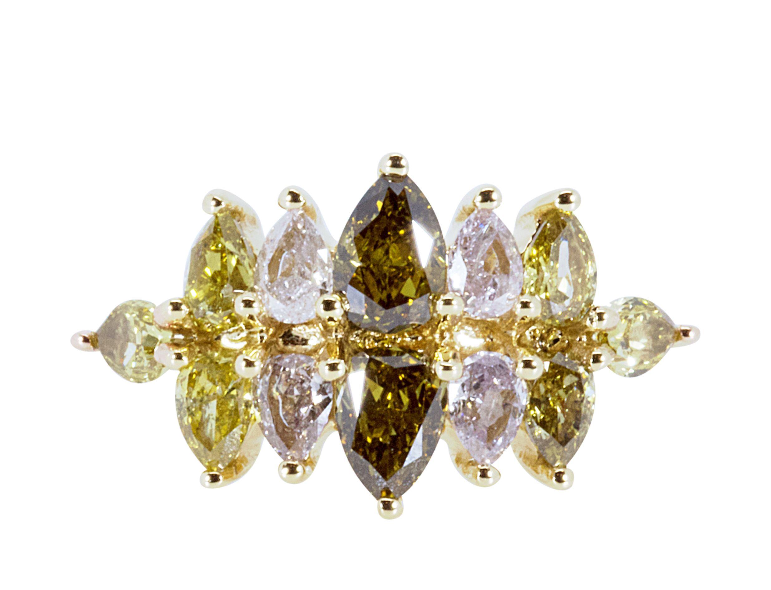 Pear Cut 18k Yellow Gold Pear-Cut Diamond Ring For Sale