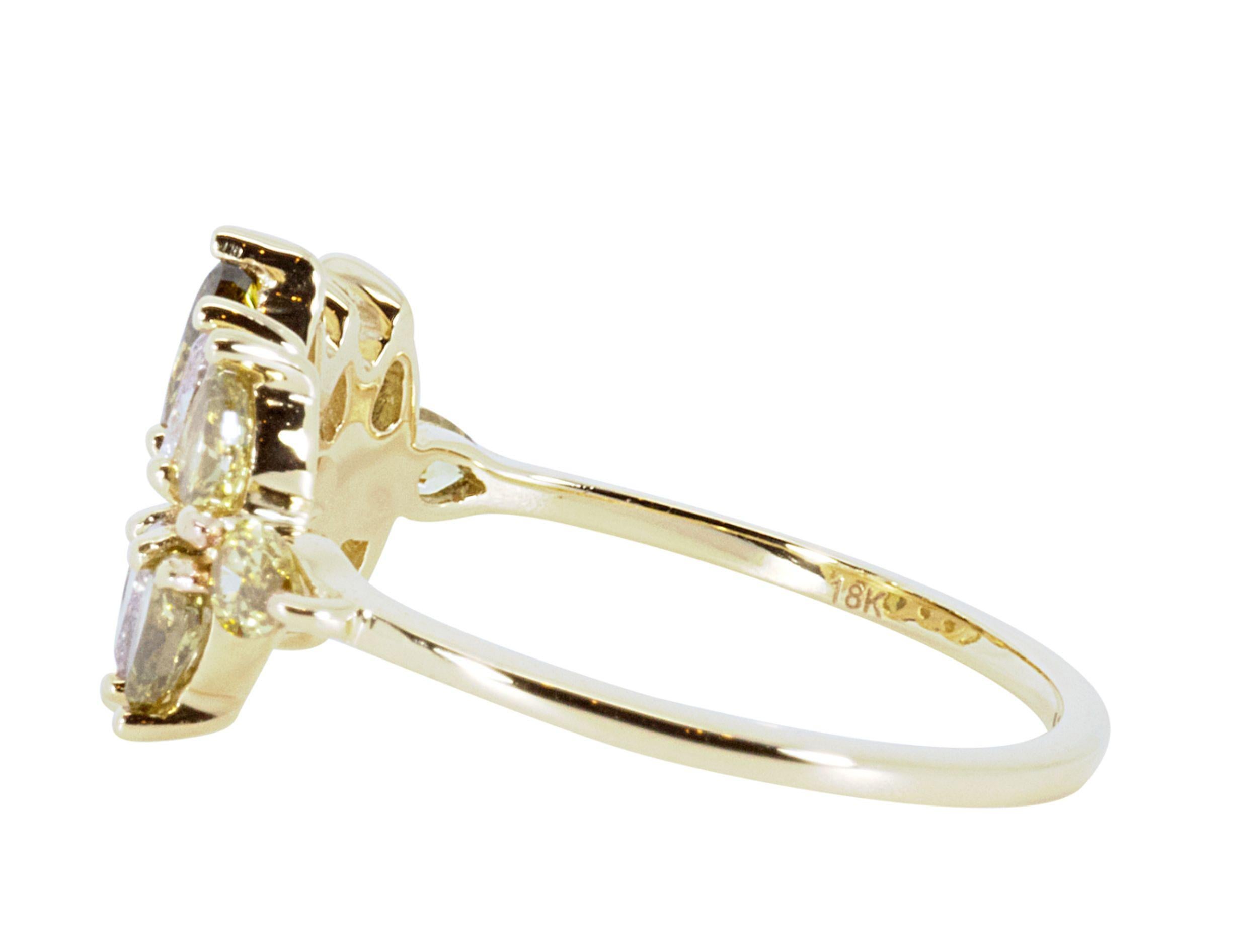 18k Yellow Gold Pear-Cut Diamond Ring For Sale 1