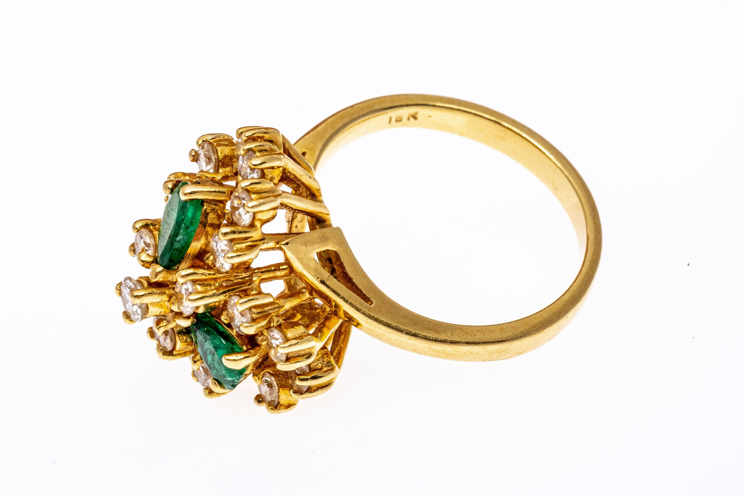 18k Yellow Gold, Pear Emerald and Brilliant Diamond Cluster Ring In Good Condition For Sale In Southport, CT