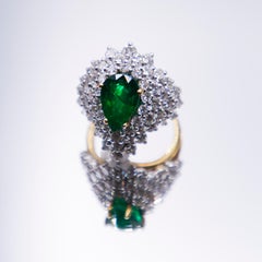 18k Yellow Gold Pear Shape Emerald Diamond Ring