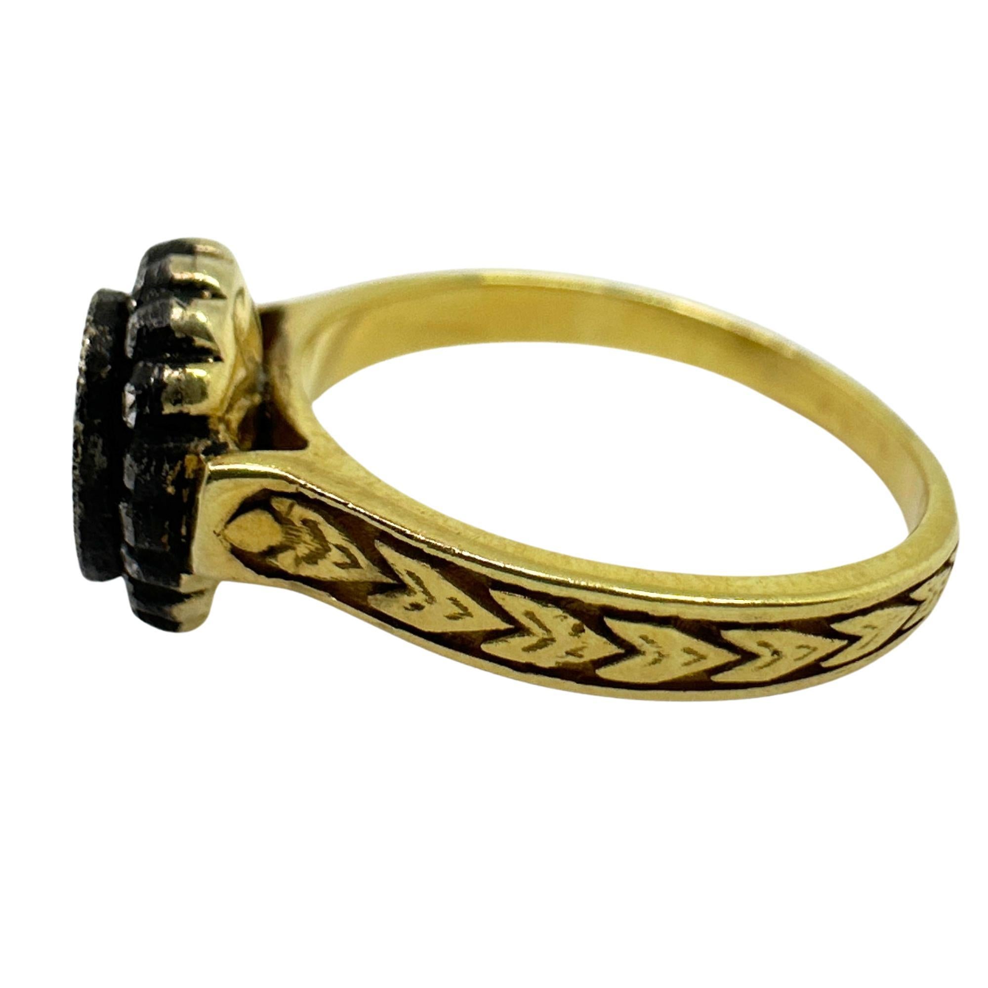 Moderne Bague en or jaune 18 carats avec diamants taille rose en forme de poire en vente