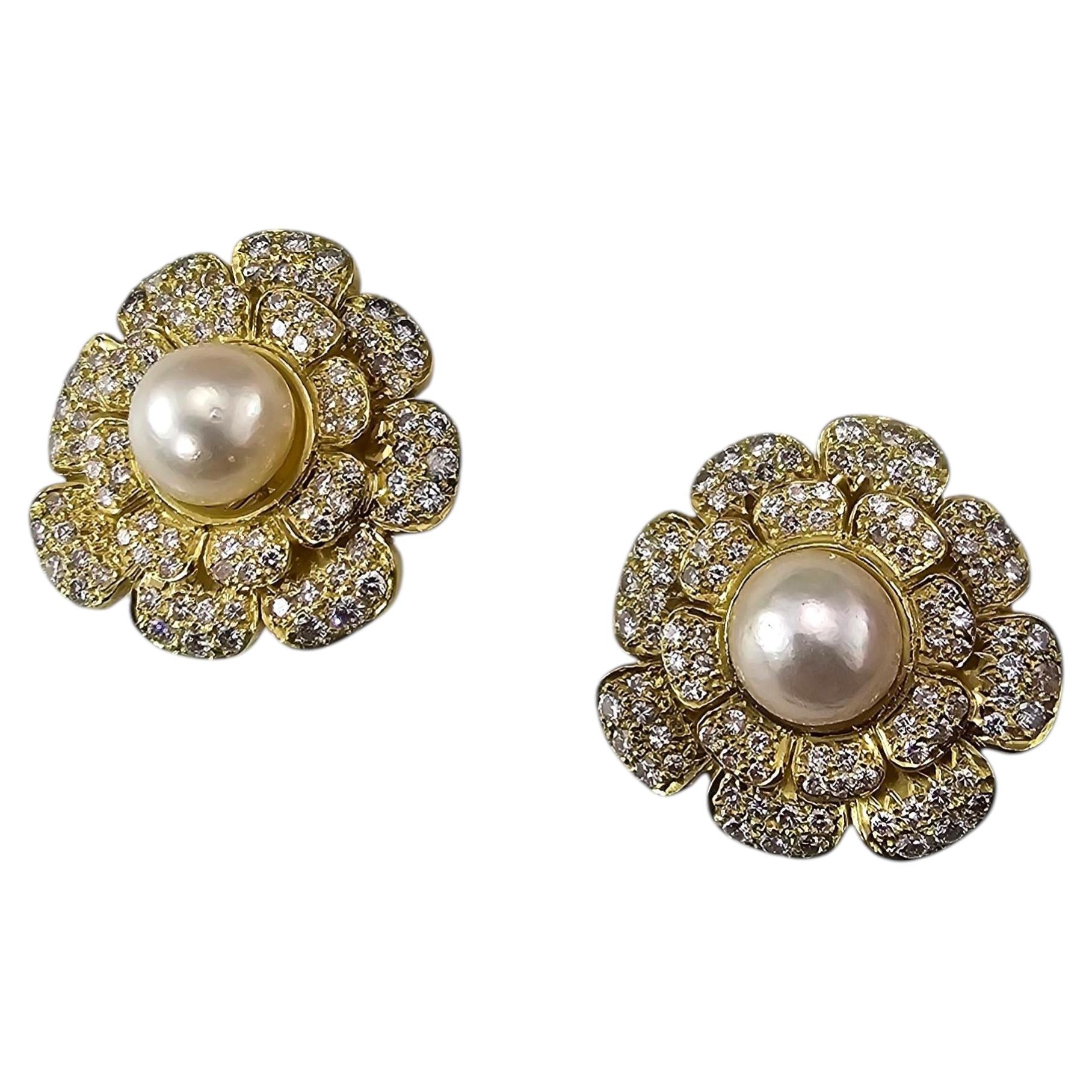 Boucles d'oreilles fleurs en or jaune 18K avec perles et diamants certifiées par le laboratoire #24410