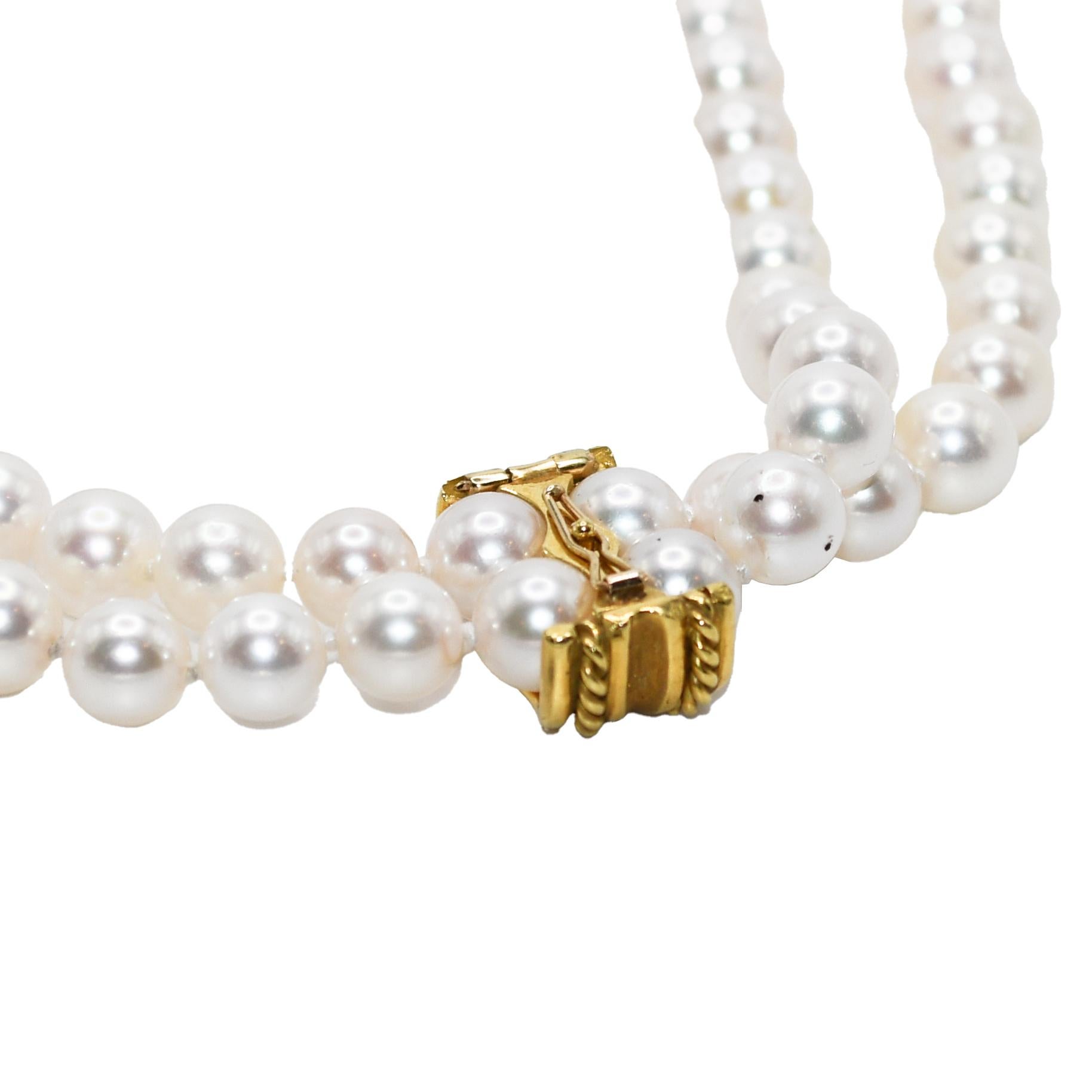 18K Yellow Gold Pearl and Diamond Necklace For Sale 1