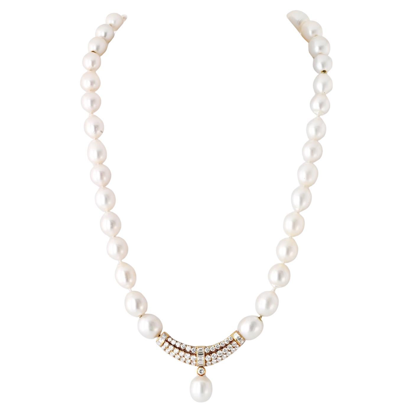 18K Yellow Gold Pearl And Diamond Necklace Strand