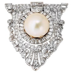 18K Yellow Gold Pearl Diamond Brooch