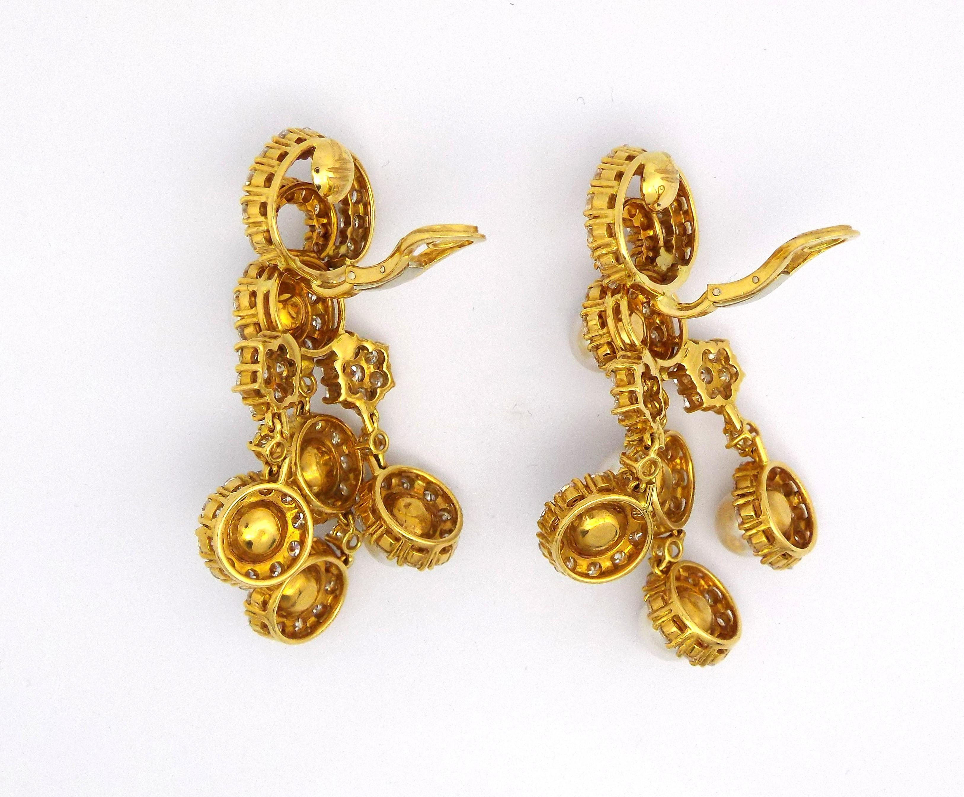 Round Cut 18K Yellow Gold Pearl Diamond Chandelier Earrings For Sale