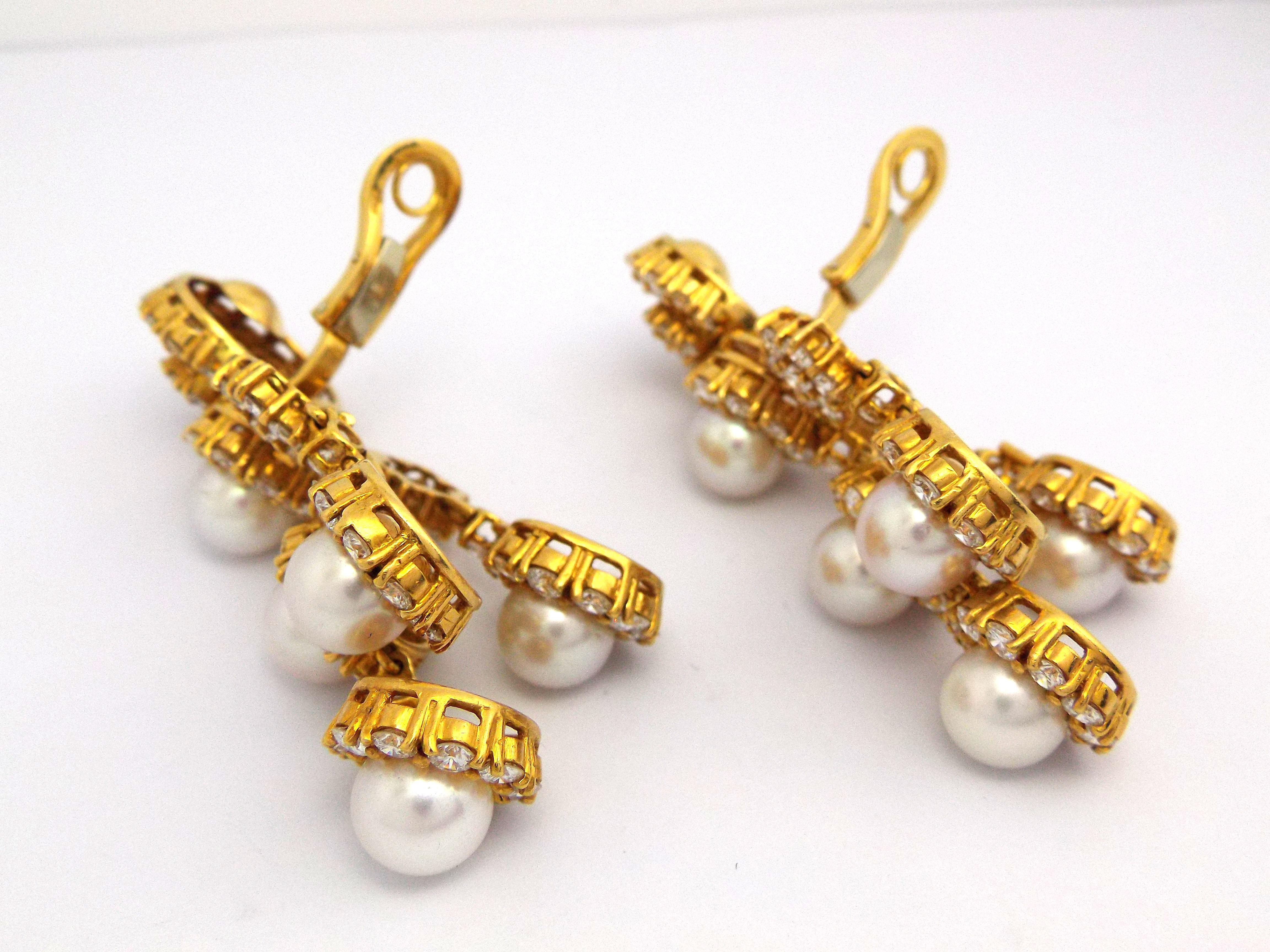 18K Yellow Gold Pearl Diamond Chandelier Earrings In Good Condition For Sale In New York, NY