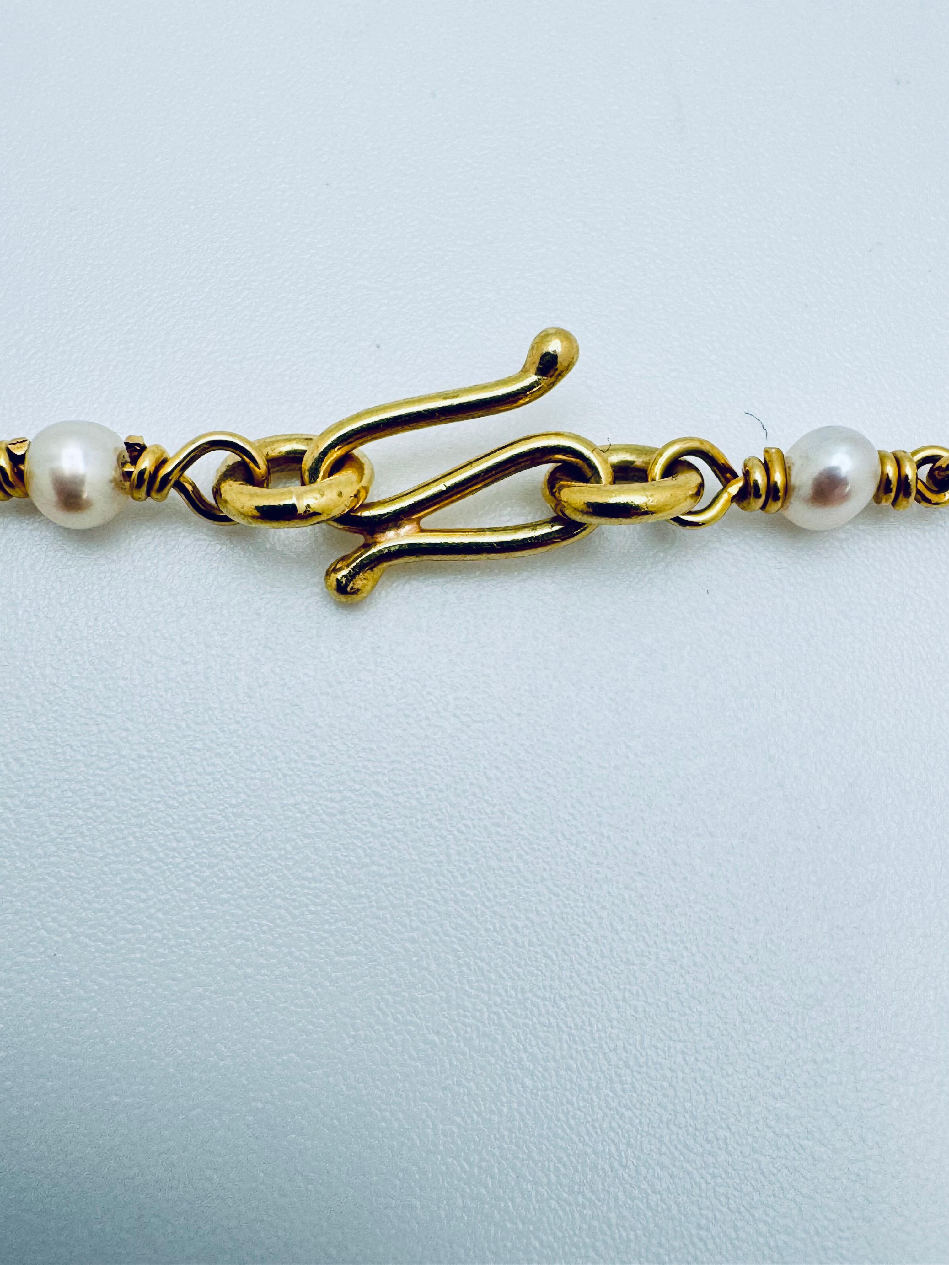 Collier en or jaune 18K avec perles et diamants en forme de coeur Unisexe en vente
