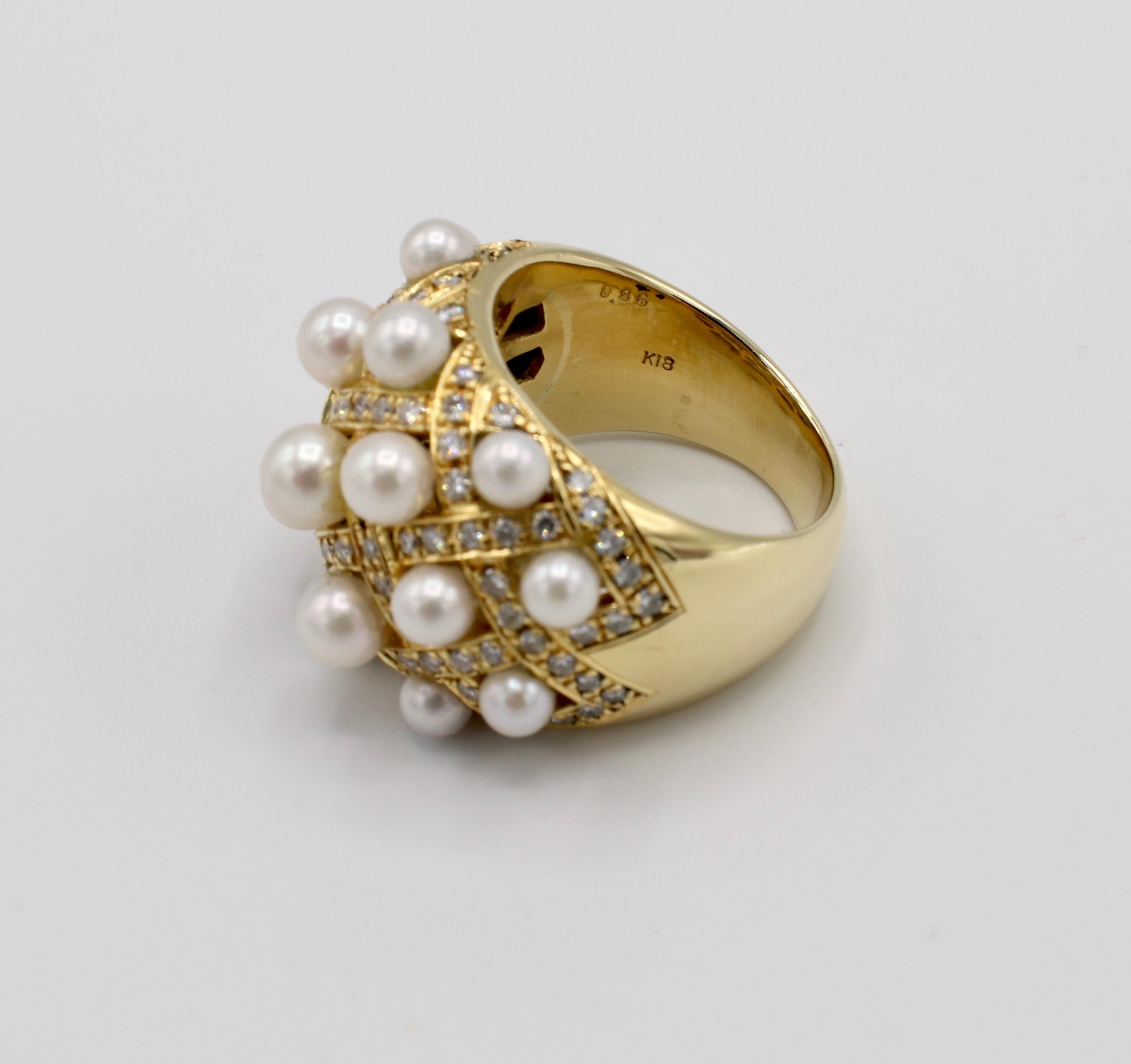 Gewebter Cocktailring aus 18 Karat Gelbgold mit Perlen und Diamanten (Rundschliff)