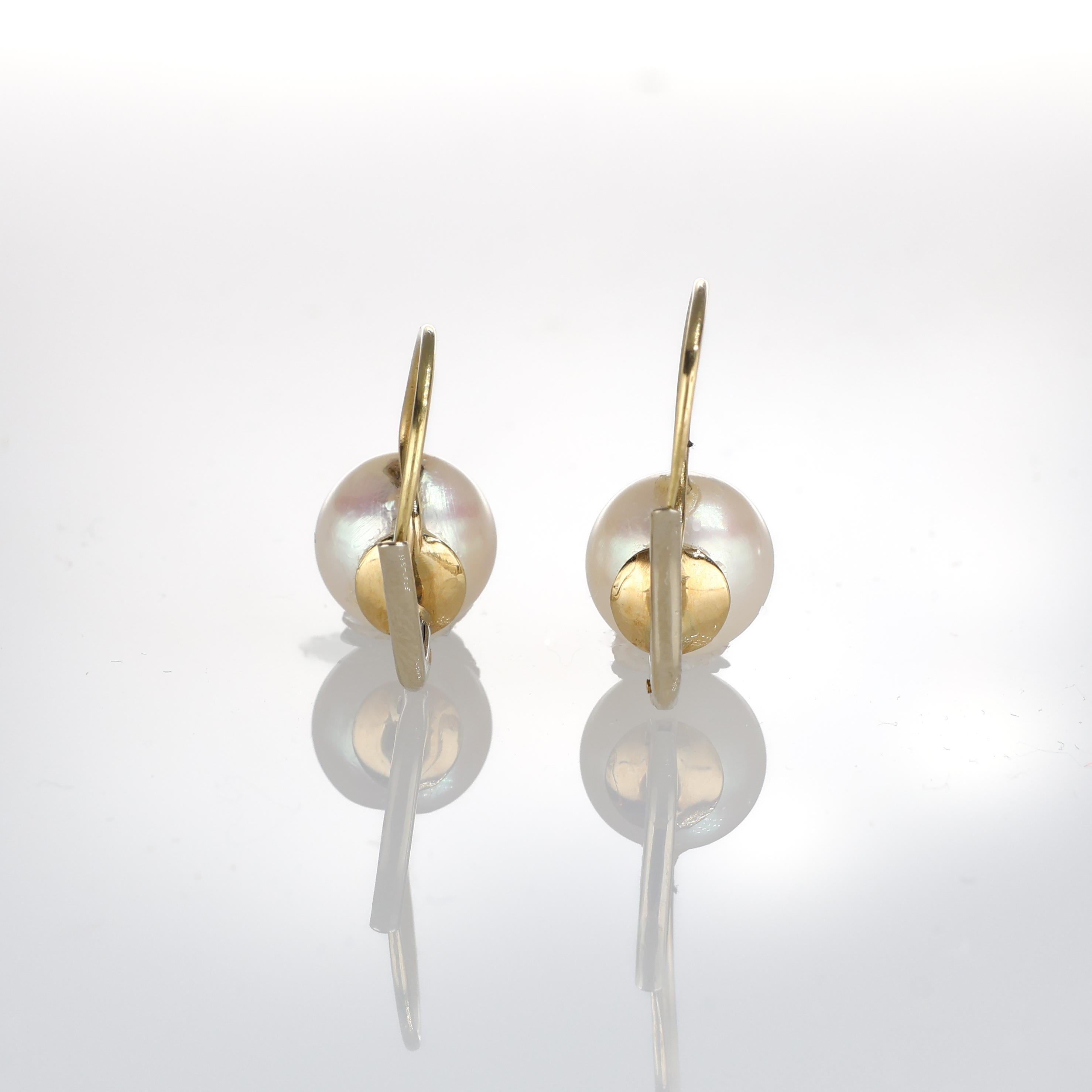Taglio brillante Orecchini con perle in oro giallo 18K in vendita