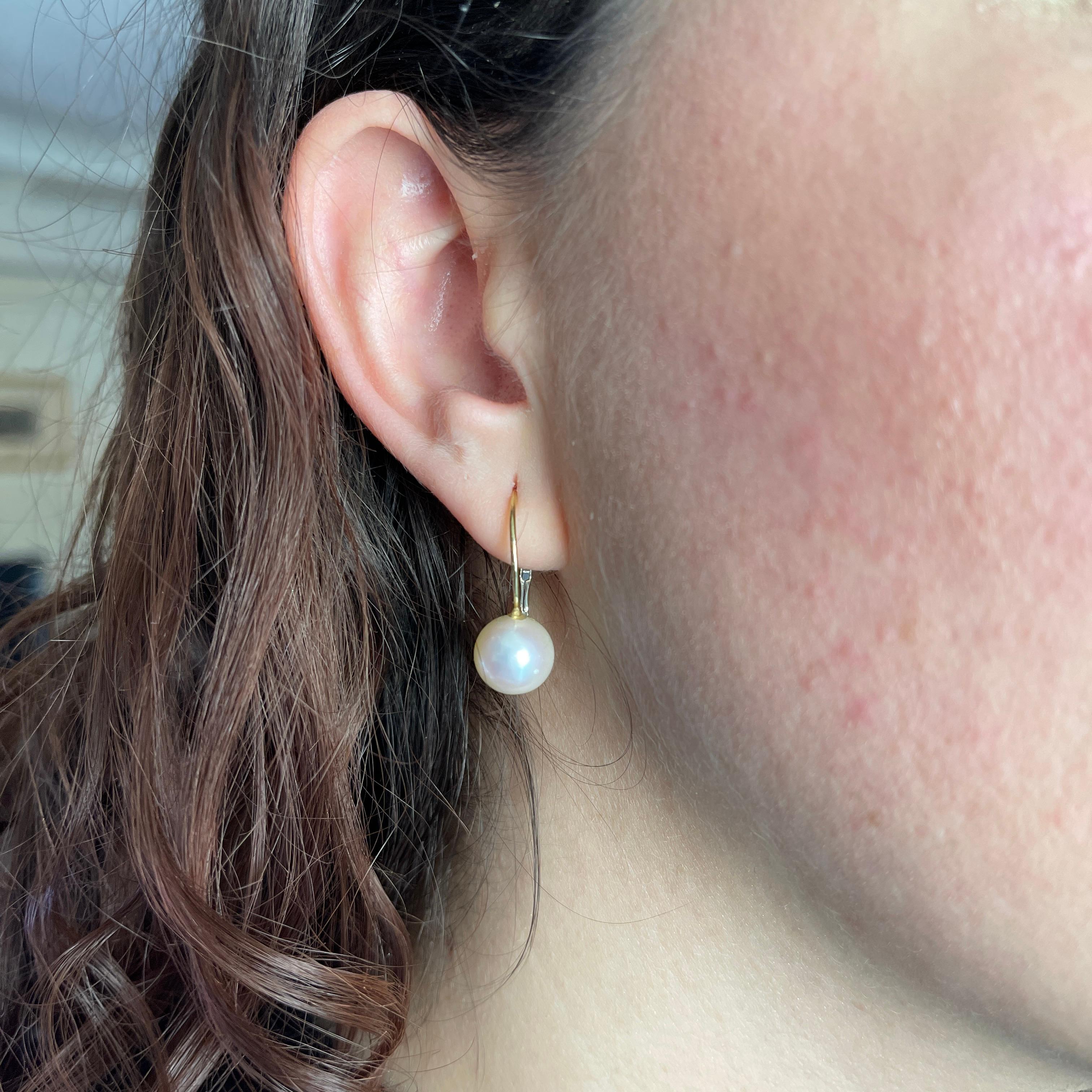 Orecchini con perle in oro giallo 18K in vendita 1