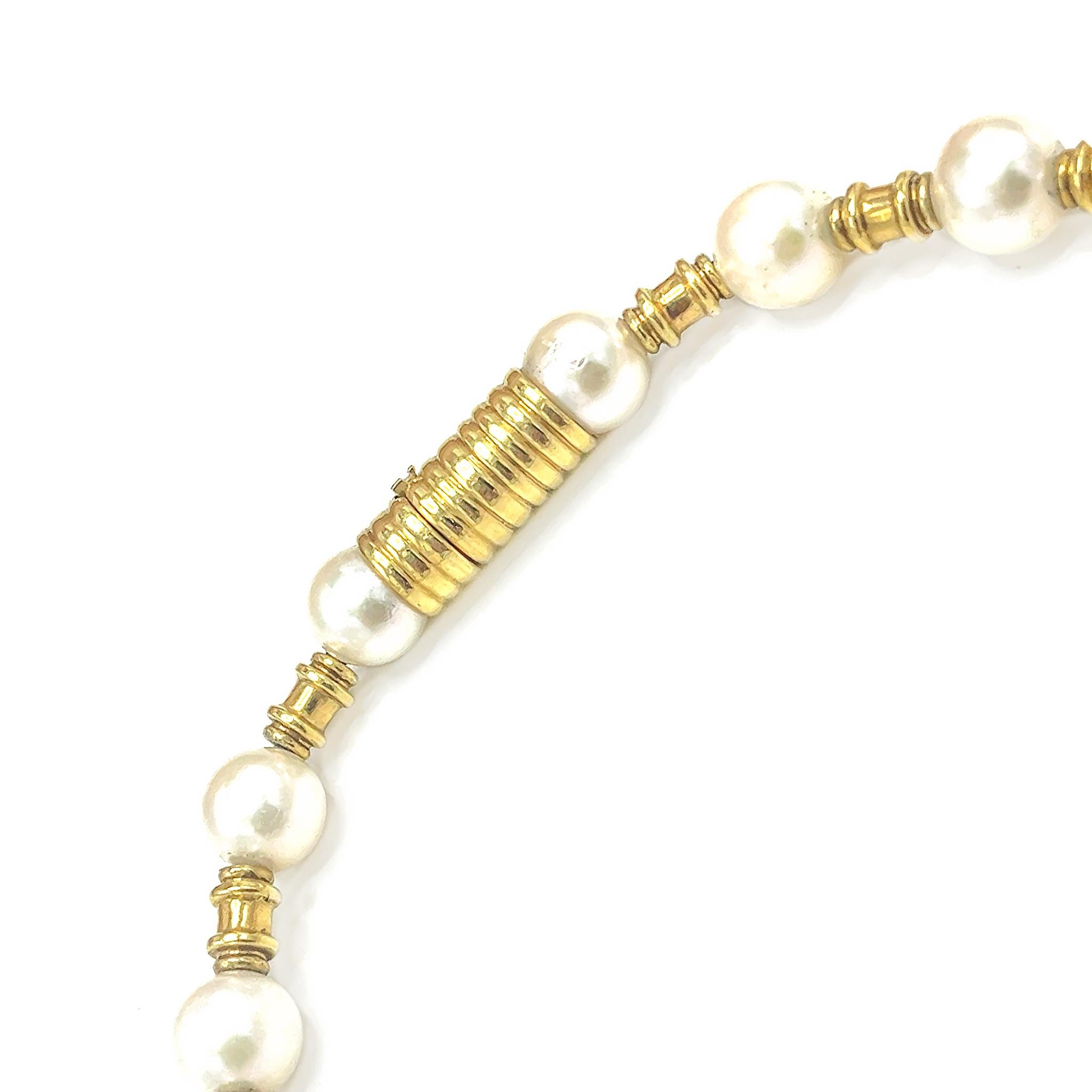 This stunning pearl necklace is a timeless piece of fine jewelry that will surely add luxury to any outfit.
18k Yellow Gold
Pearl: 8.5 mm to 9 mm
Length: 16.5 inches
Total Weight: 57 grams
