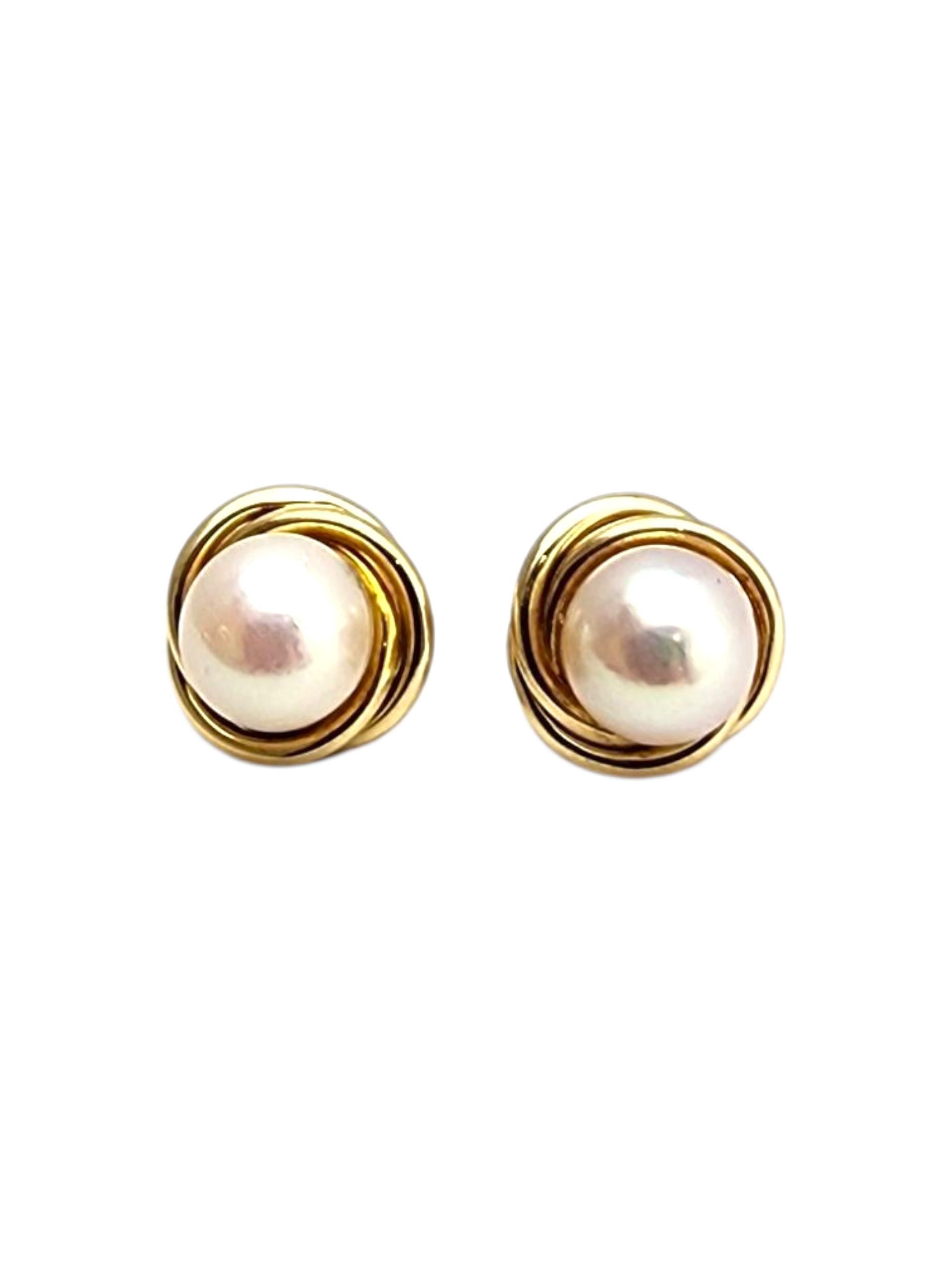 Orecchini con perle in oro giallo 18K #22746