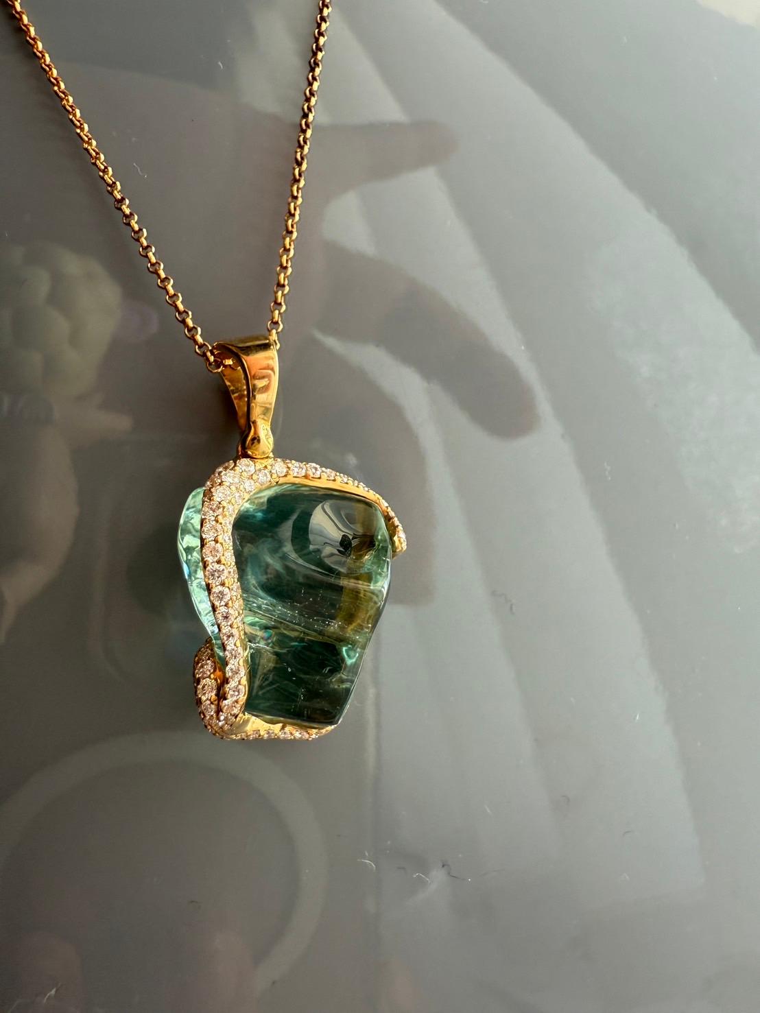 18K Yellow Gold Pendant White Diamond and Aquamarine For Sale 7