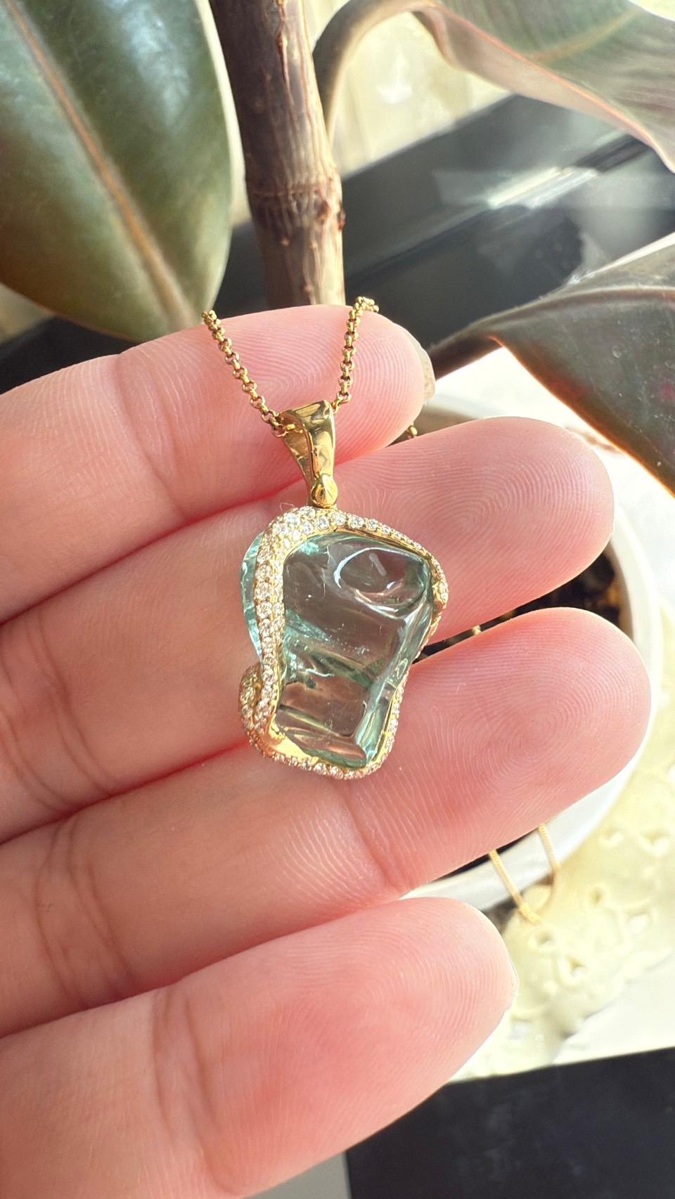 18K Yellow Gold Pendant White Diamond and Aquamarine For Sale 10