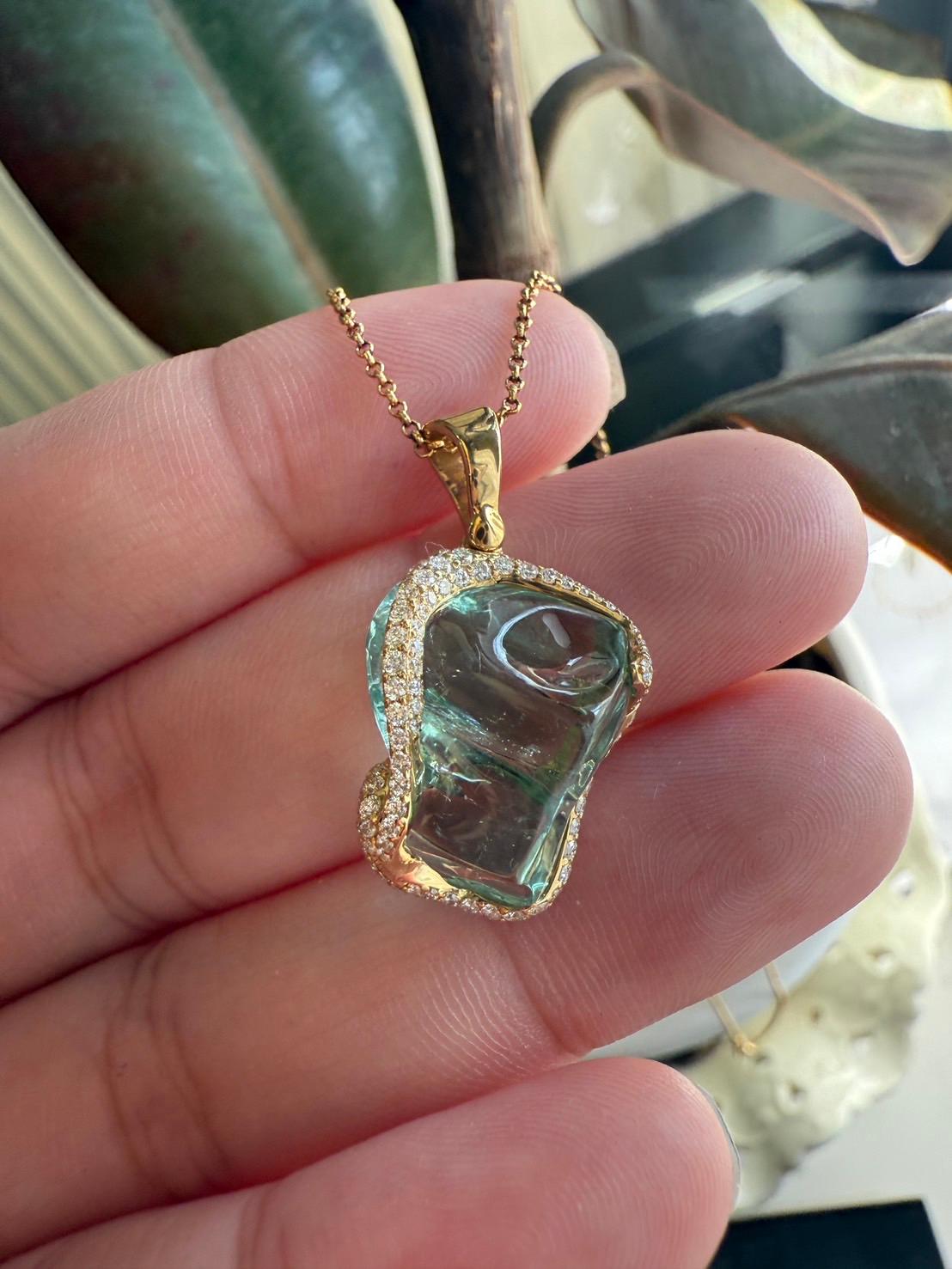 18K Yellow Gold Pendant White Diamond and Aquamarine For Sale 2