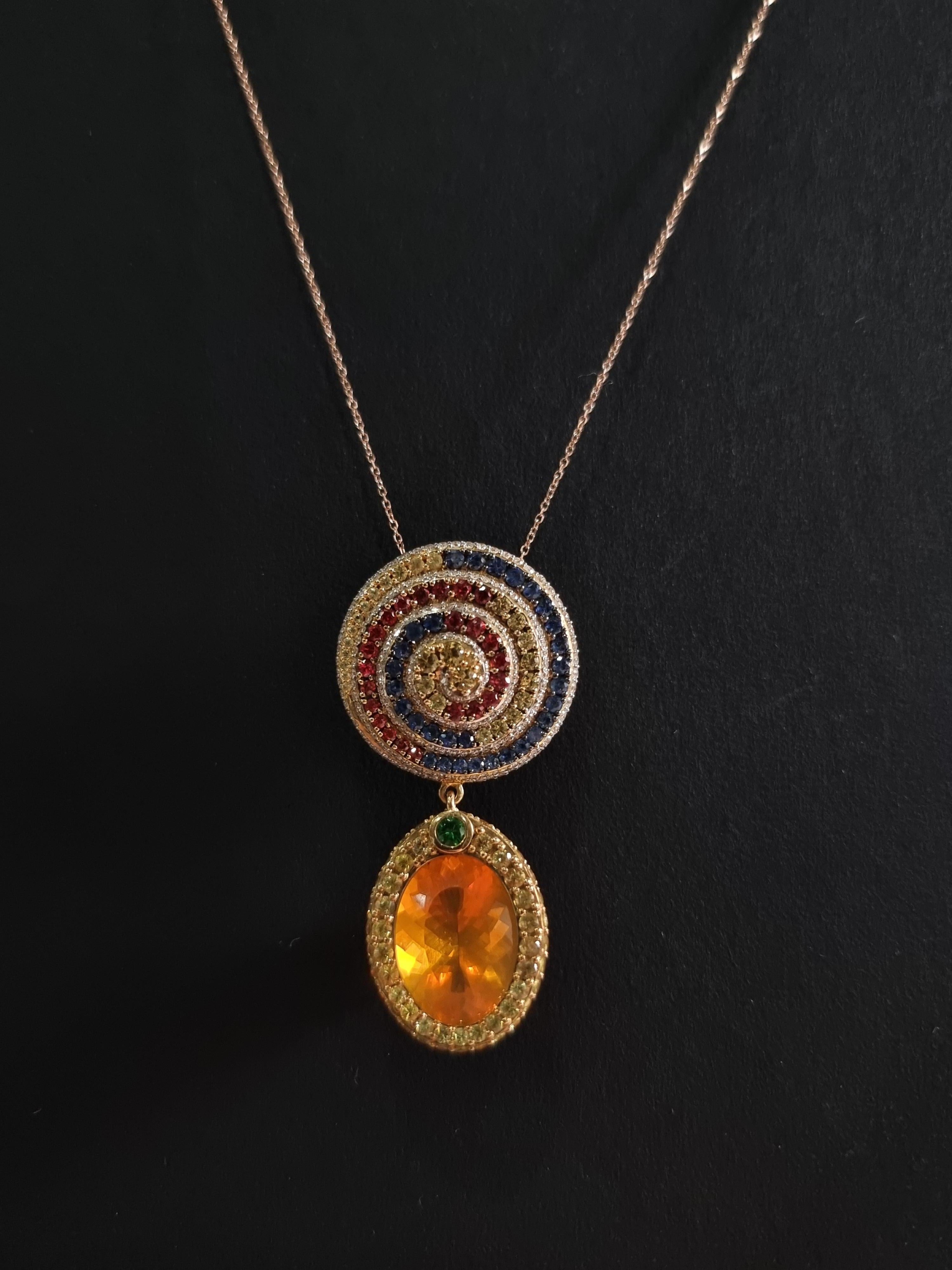 Pendentif en or jaune 18K Diamant blanc Saphirs Tsavorite et Opale Feu en vente 2