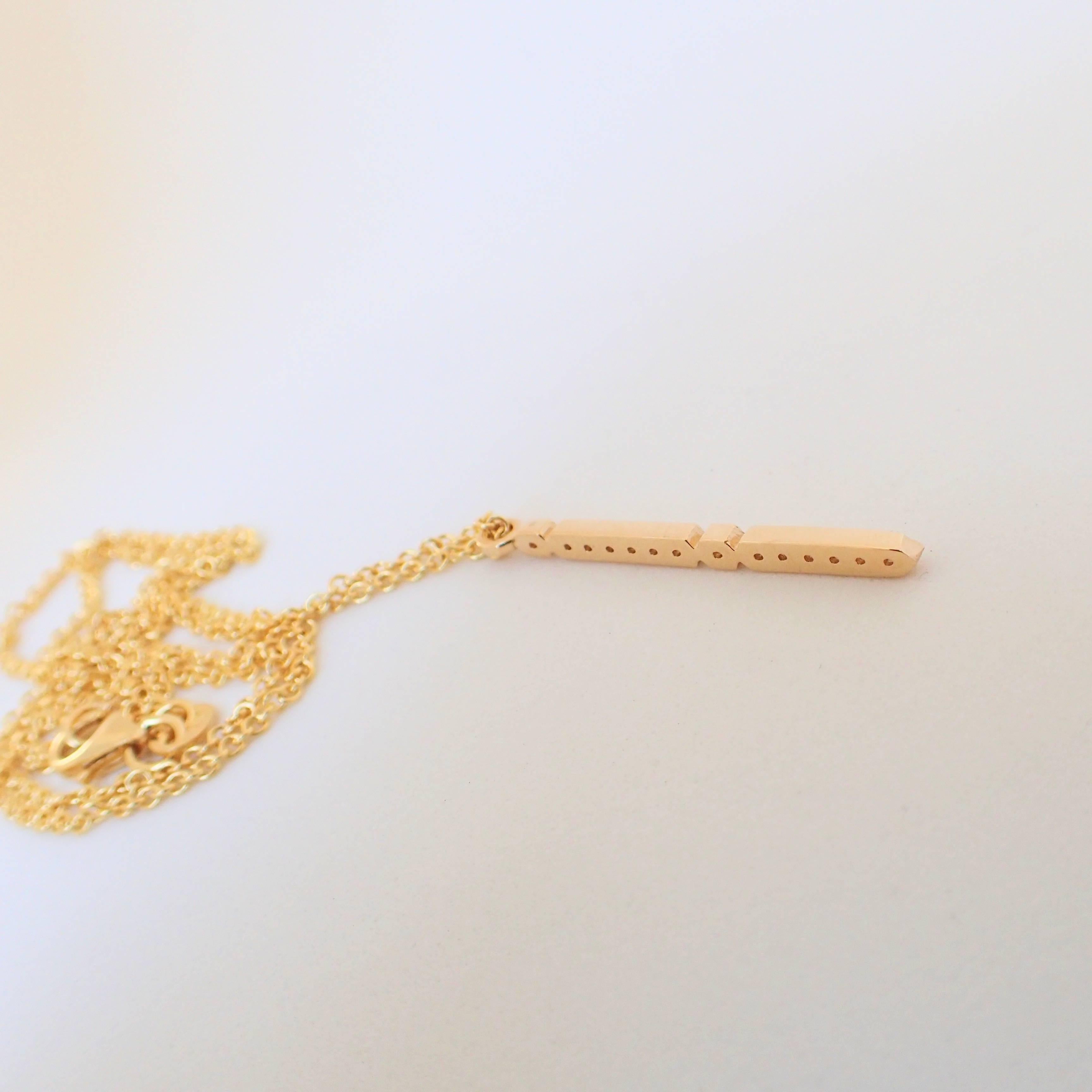 18 Karat Yellow Gold Pendant with 0.21 Carat of Diamond on an Cable Chain 3