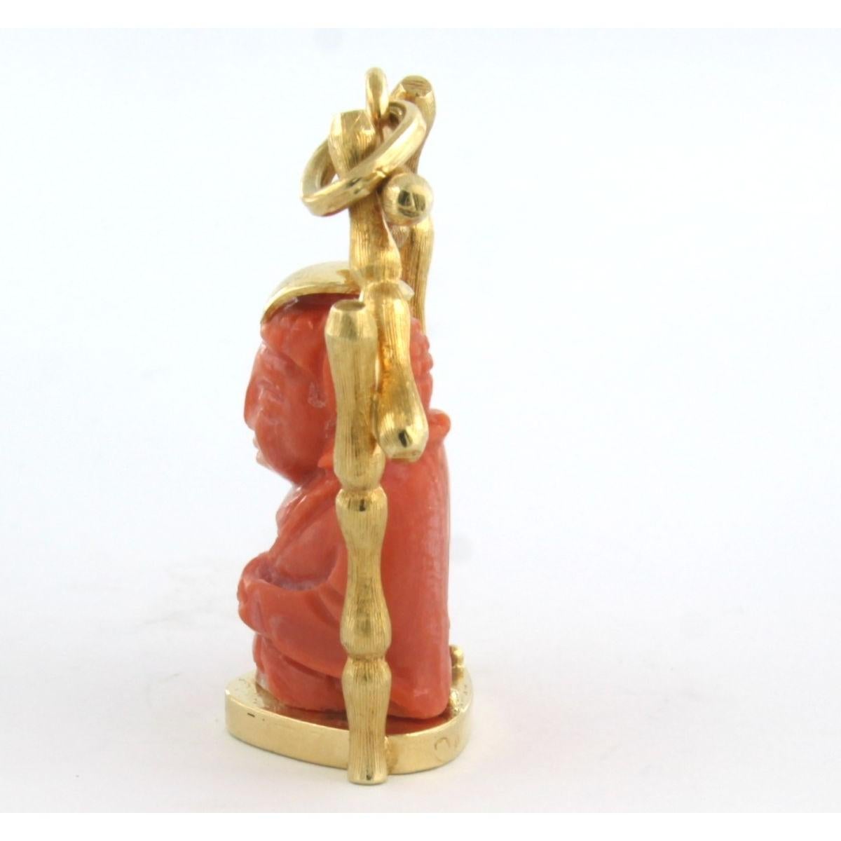 Taille cabochon Pendentif en or jaune 18 carats avec corail en forme de bouddha 10,8 grammes en vente