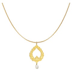 Eslimi Pendant in 18K Yellow Gold And Natural Baroque Pearl