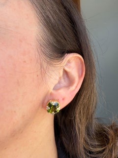 Pendientes de oro amarillo de 18 quilates, peridoto y diamantes de Paula Crevoshay