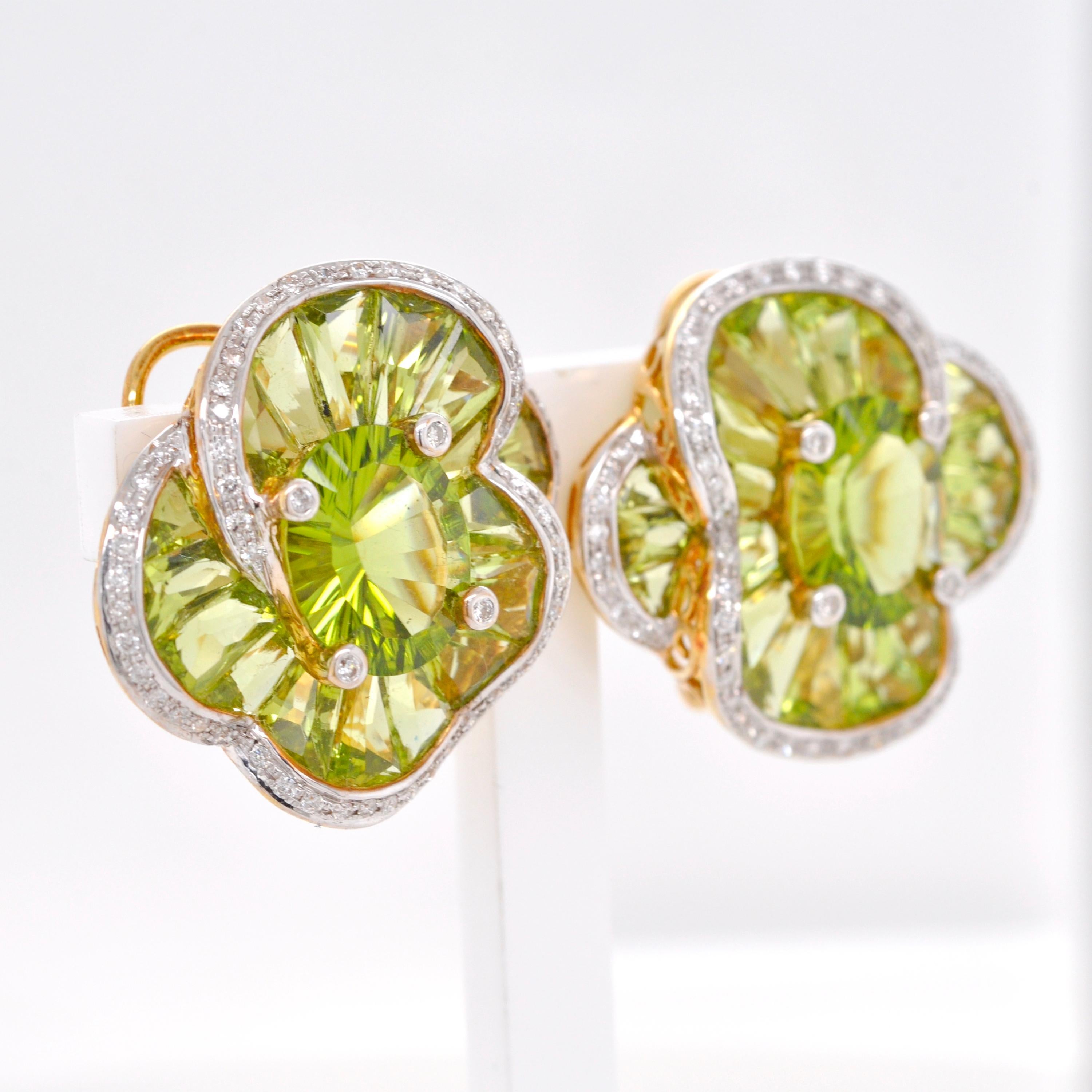 18K Yellow Gold Peridot Special Cut Flower Contemporary Cocktail Stud Earrings For Sale 5