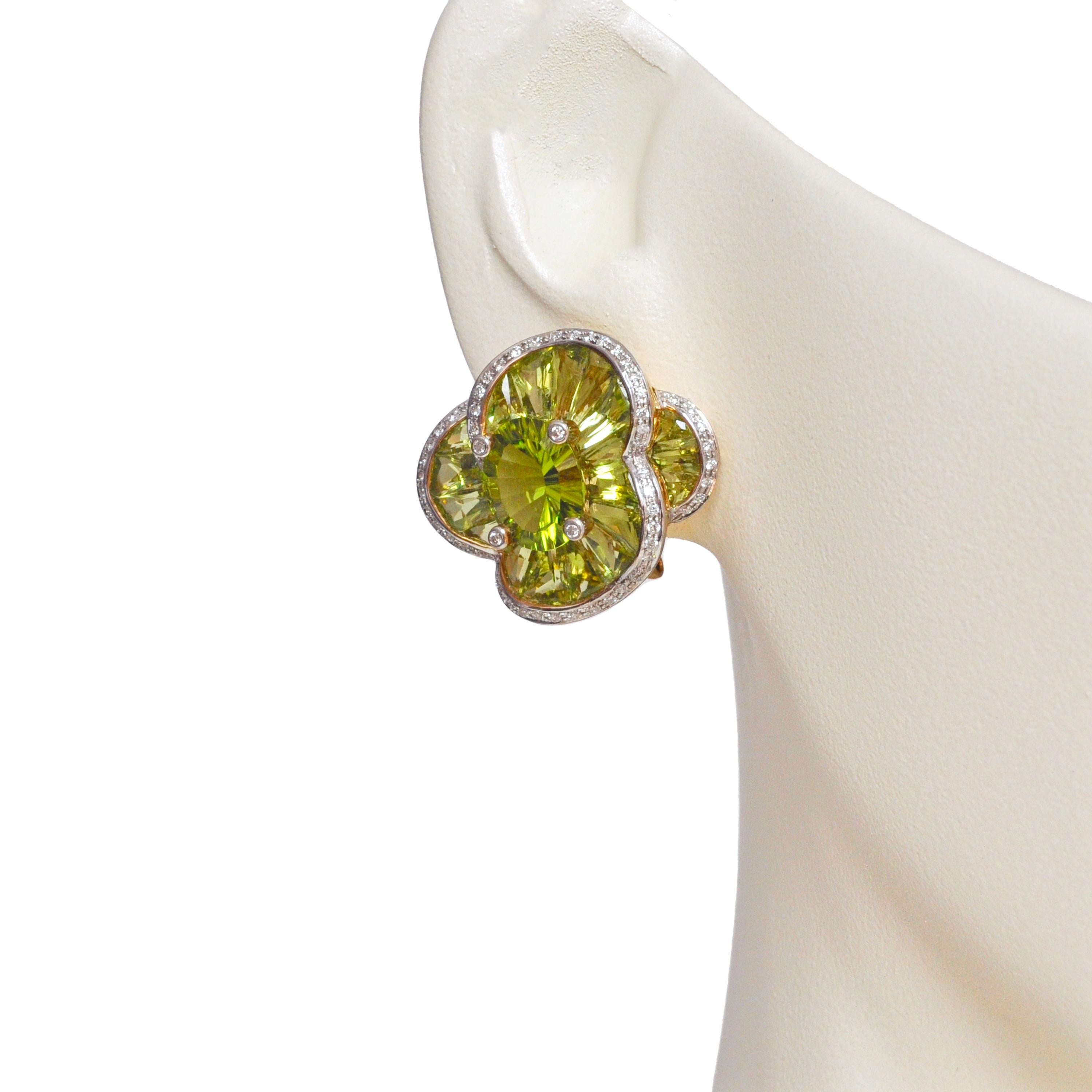18K yellow gold peridot special cut flower contemporary cocktail stud earrings

Presenting our peridot contemporary stud earrings, a captivating blend of elegance and vibrancy. Crafted in lustrous gold, these stud earrings feature a central oval-cut