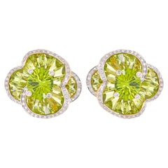 18K Yellow Gold Peridot Special Cut Flower Contemporary Cocktail Stud Earrings