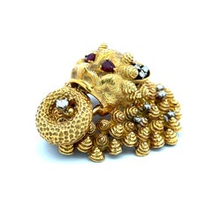 18K Yellow Gold Pin Brooch with 0.68 Carat Round Diamonds and 0.3 Carat Ruby