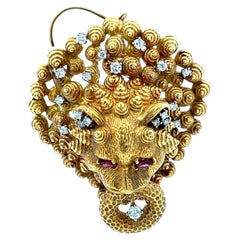 18K Yellow Gold Pin Brooch with 0.68 Carat Round Diamonds and 0.3 Carat Ruby