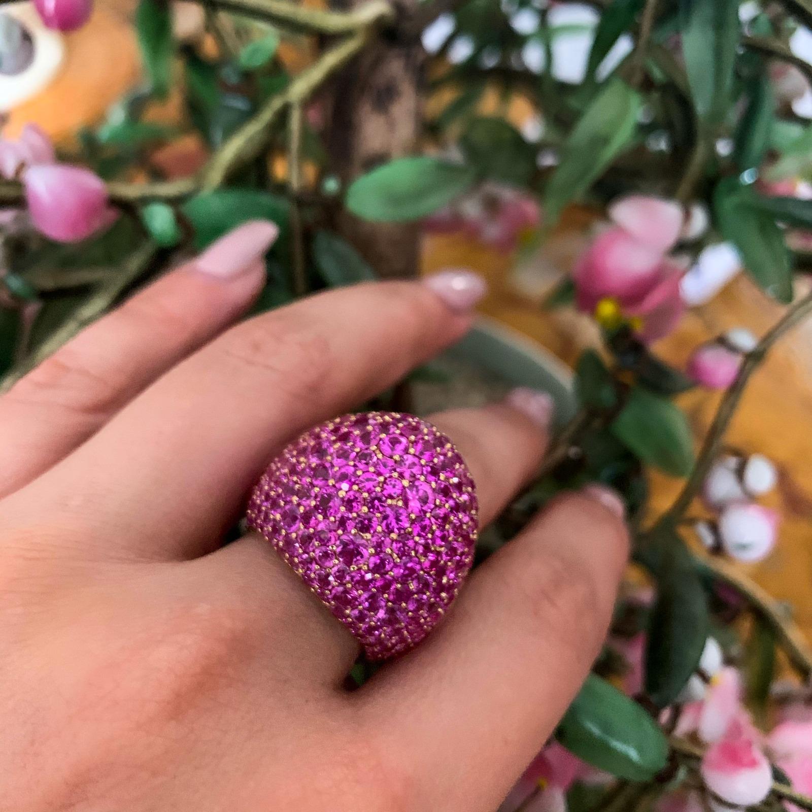 Bague dôme en or jaune 18 carats avec saphir rose en vente 3