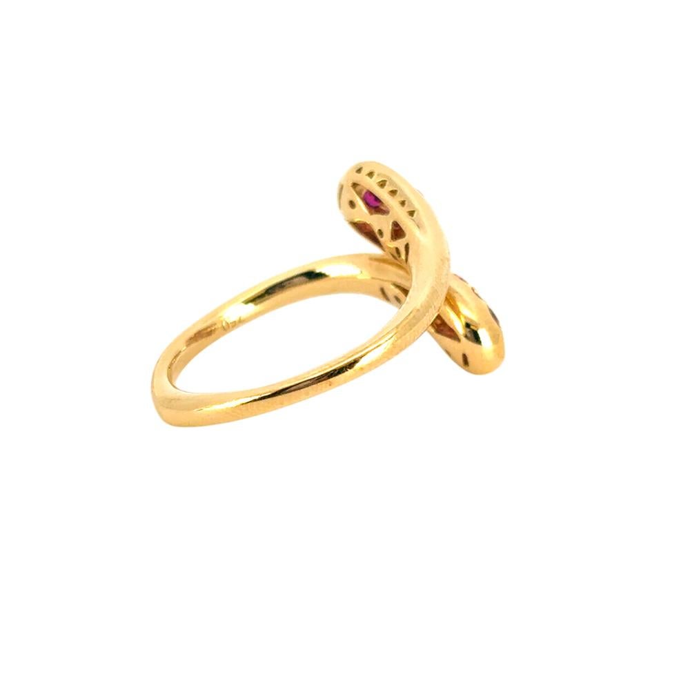 Bague serpent en or jaune 18 carats, saphir rose, rubis et diamant en vente 1