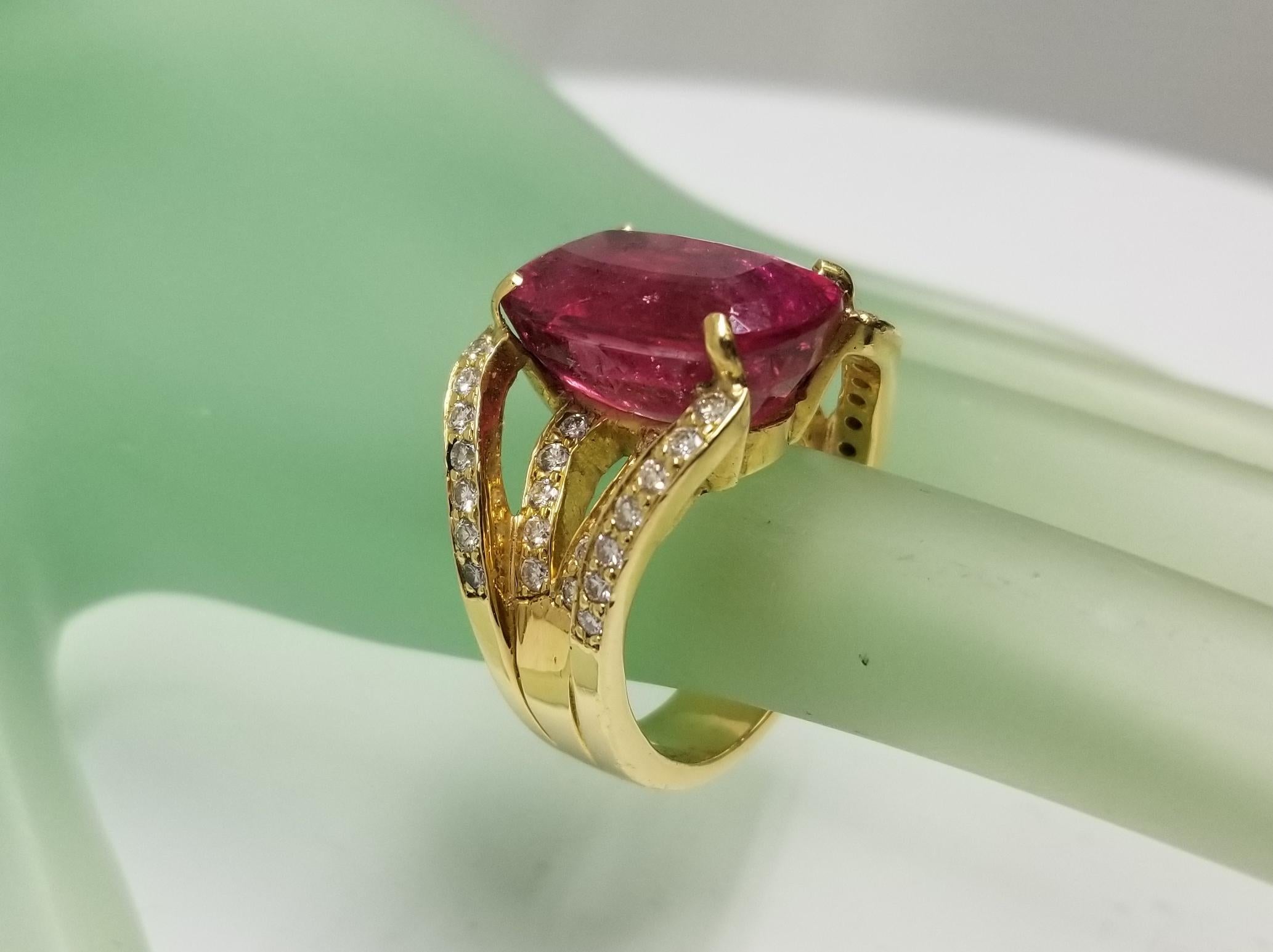 18 Karat Yellow Gold Pink Tourmaline and Diamond Ring 2