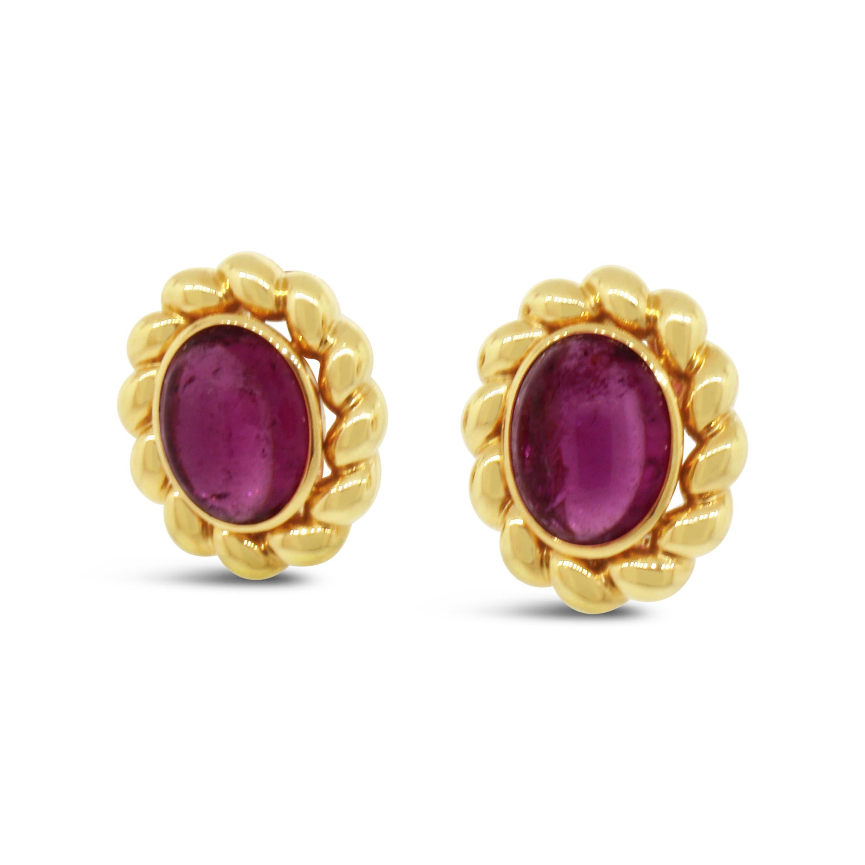 18 kt Yellow Gold
Pink Tourmaline: 15 tcw (estimated)
Total Weight: 24.1 grams
Measurement: 21 mm x 17.5 mm