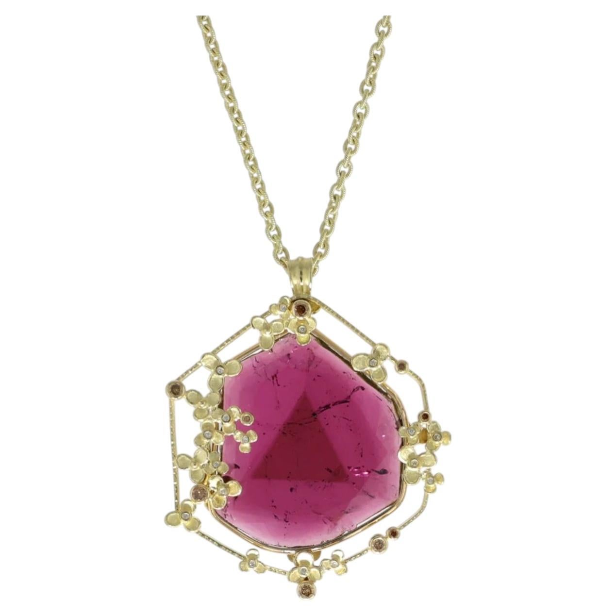 Collar con colgante de oro amarillo de 18 quilates, turmalina rosa y diamantes, de Barbara Heinrich