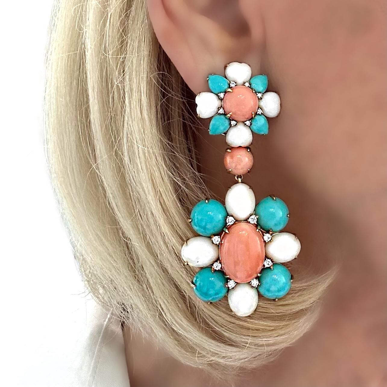 Boucles d'oreilles en or jaune 18 carats, corail roseâtre, turquoise et diamant de 2,75 pouces de long en vente 6