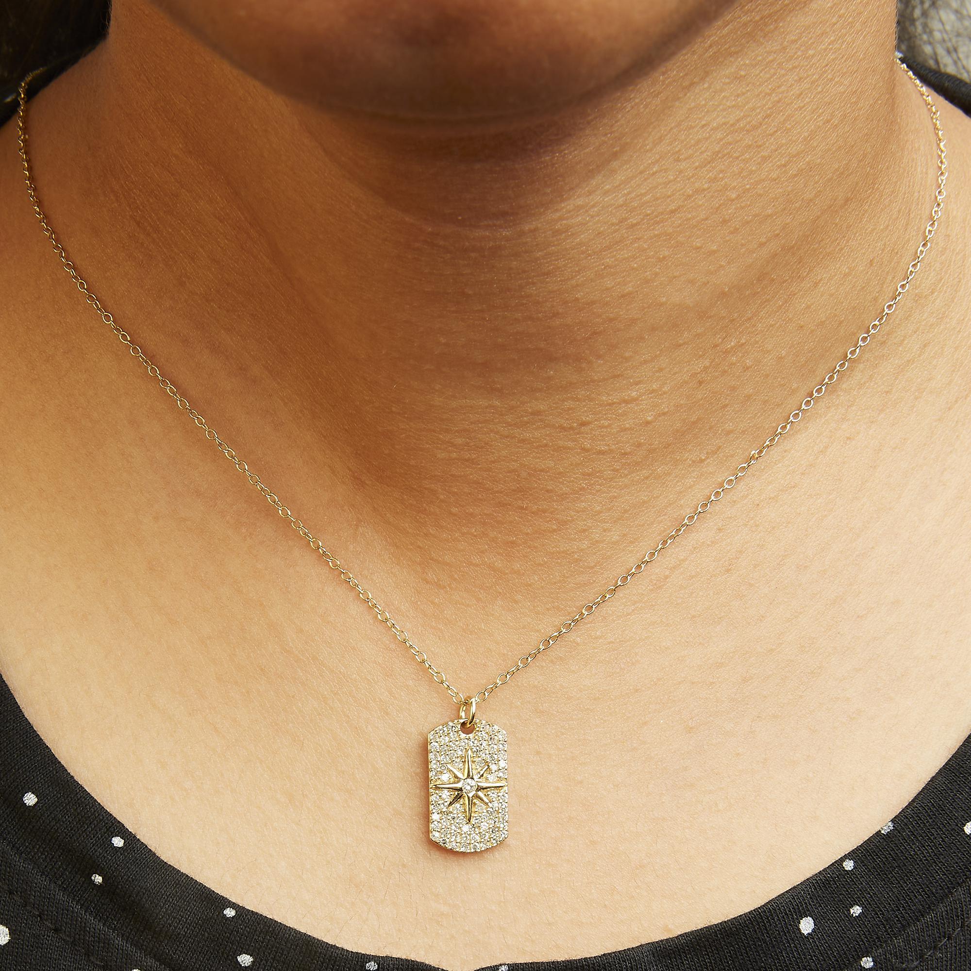 Collana con ciondolo in argento 925 placcato oro giallo 18 carati con diamante da 3/8 ctw In condizioni Nuovo in vendita a New York, NY