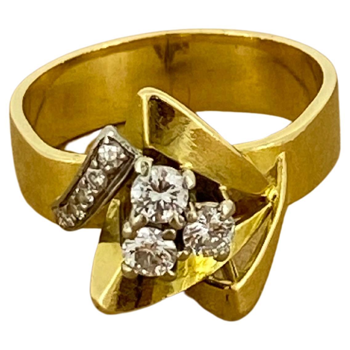 18K Yellow Gold & Platinum 0.40ct Diamond Cluster Retro Ring, c1960's For Sale