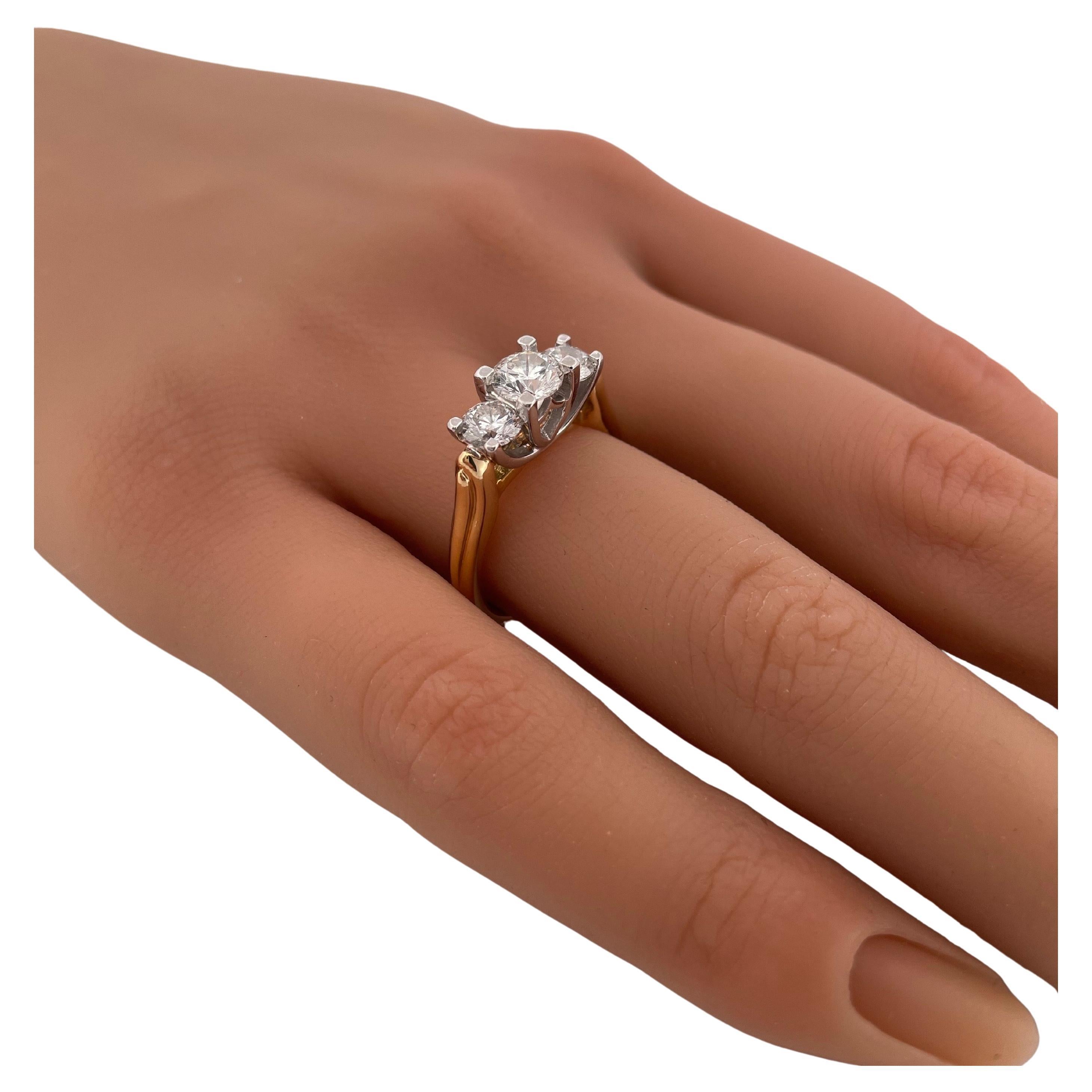 Bague à trois pierres en or jaune 18k et platine 1,49ctw G-H SI1 Diamond Unisexe en vente
