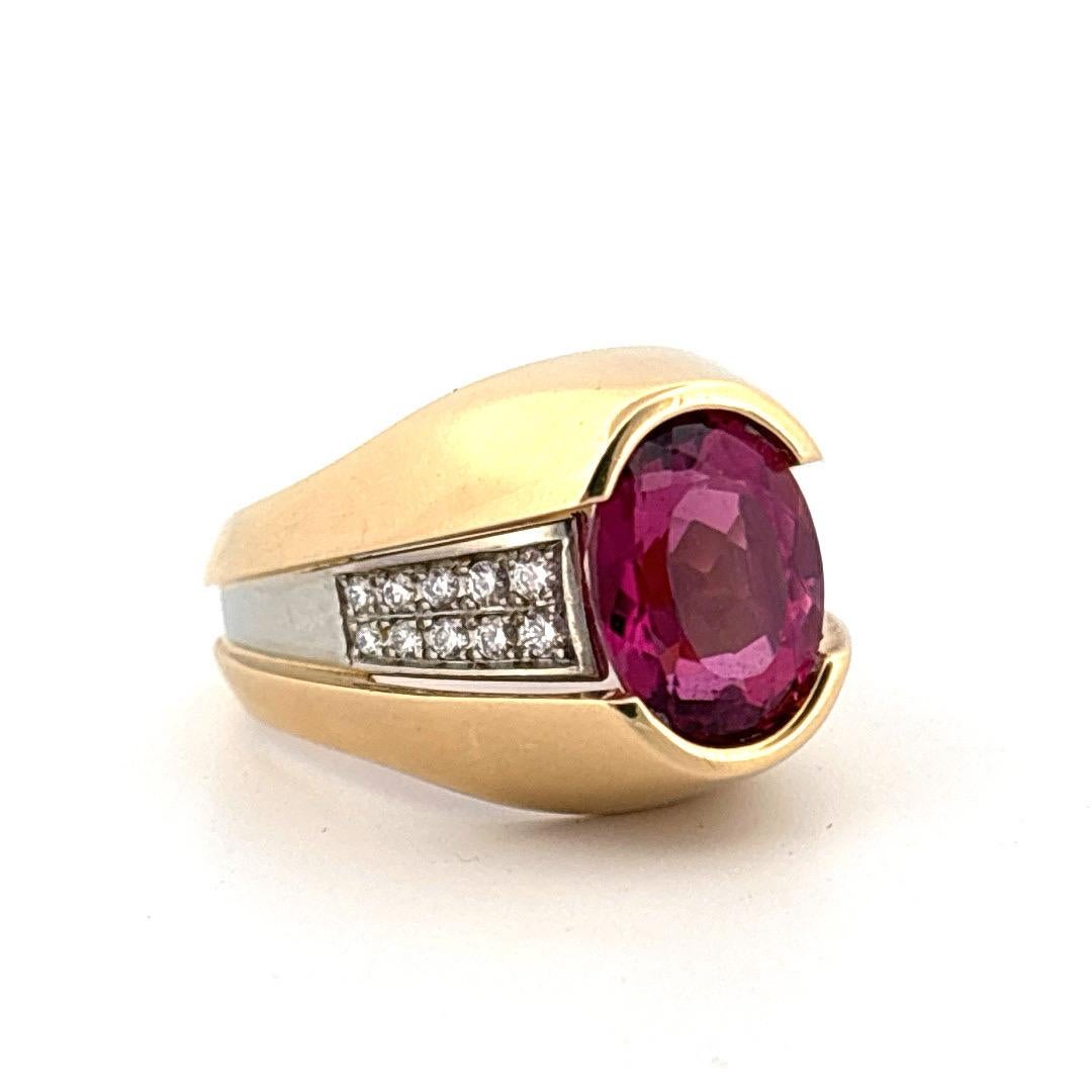 Moderno Anello in oro giallo 18 carati e platino con Morganite rosa da 3,50 carati e diamante da 0,20 carati in vendita
