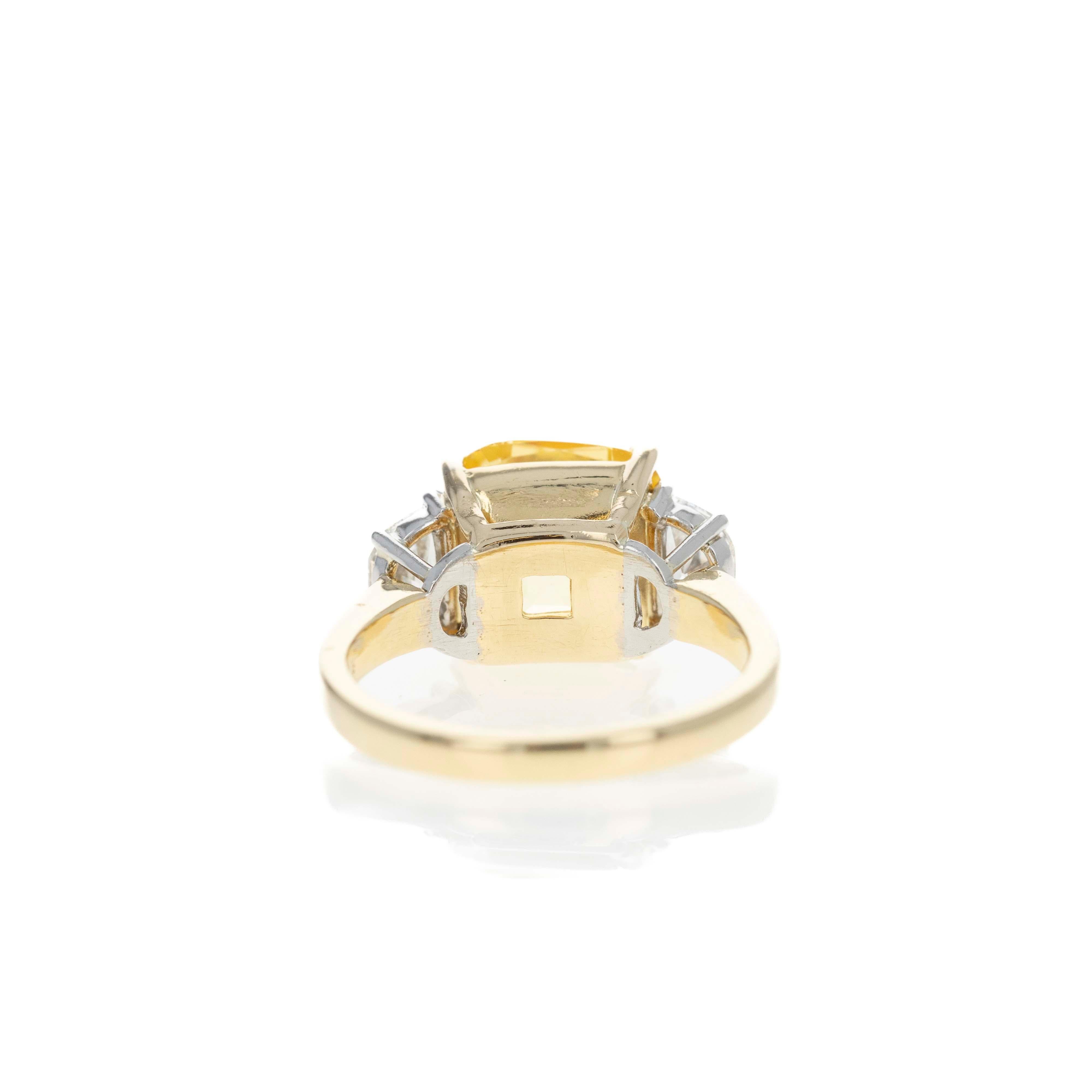Bague en or jaune 18 carats et platine avec saphir jaune de 5,86 carats, sans chaleur Neuf - En vente à Cape May, NJ
