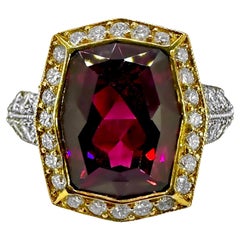 Bague en or jaune 18 carats, platine, diamants et grenat rhodolite rouge de 5,50 carats