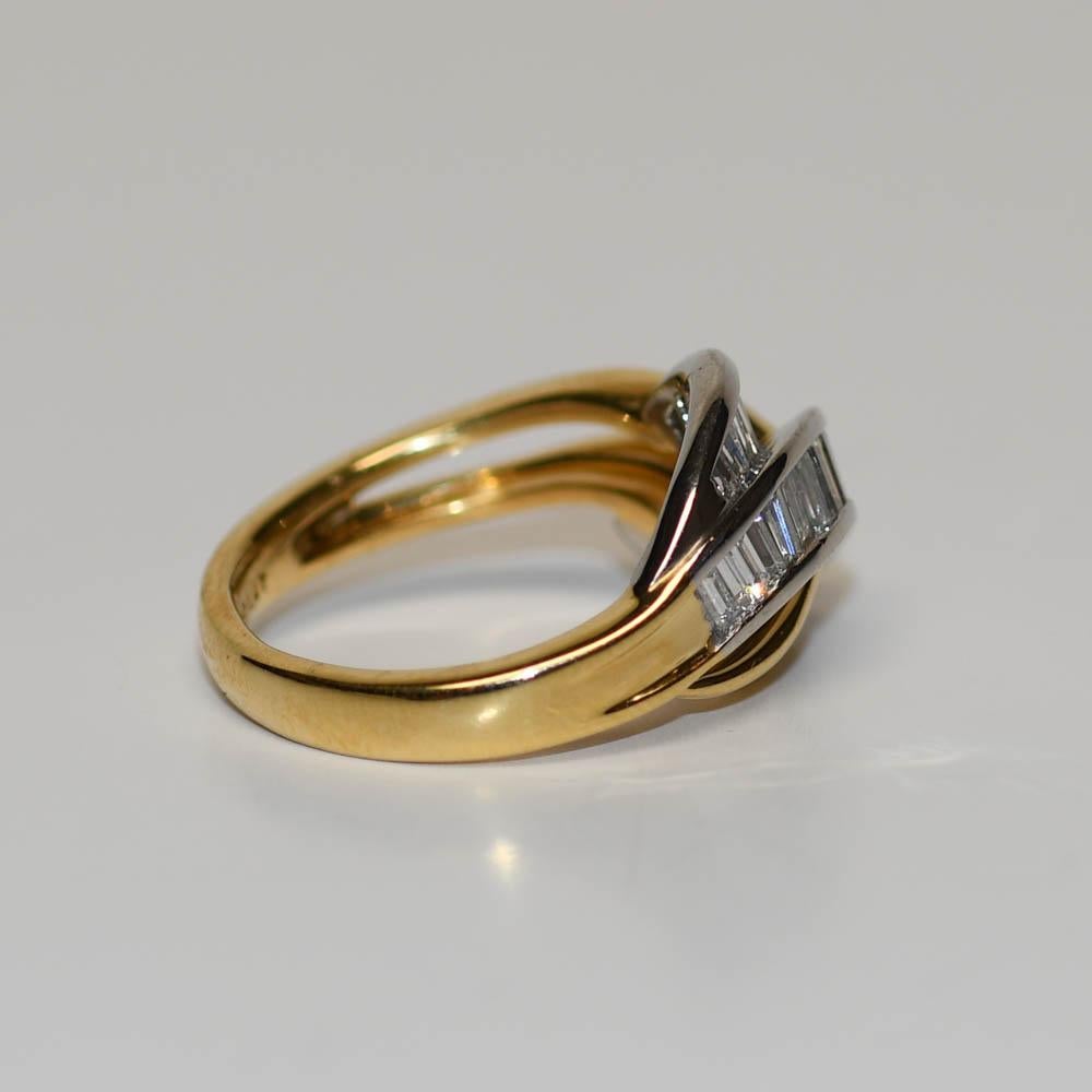 Taglio baguette Fascia con diamante baguette in oro giallo 18K e platino, 1.07tdw, 7.9g in vendita